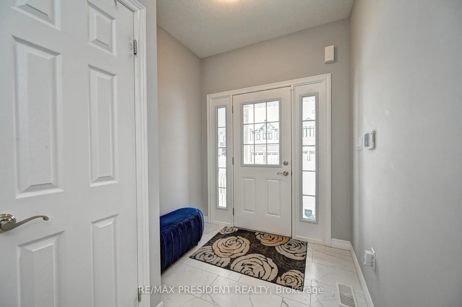Photo 3 of 552 Florencedale Crescent, Kitchener, Huron Park — HOMEH
