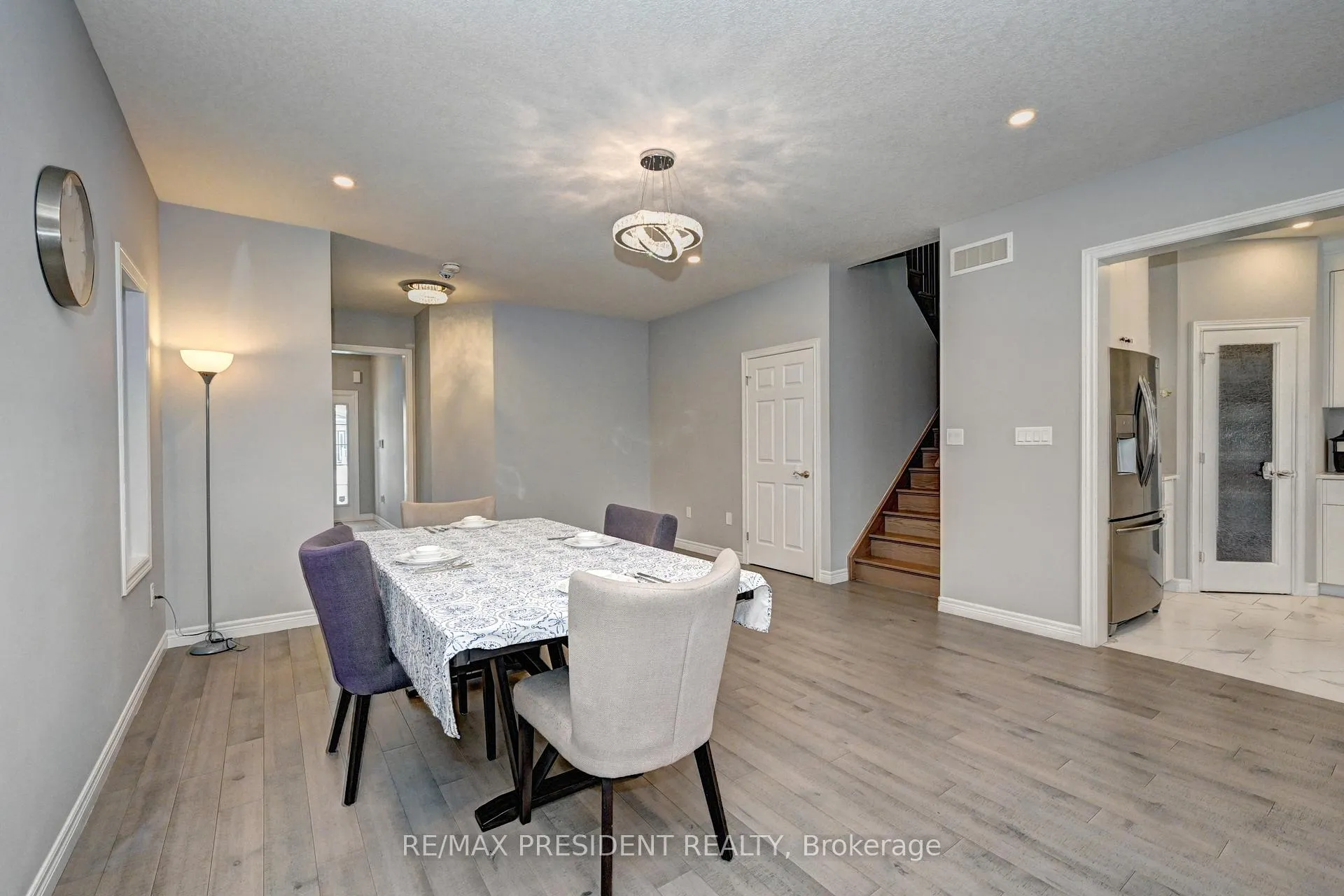 Photo 4 of 552 Florencedale Crescent, Kitchener, Huron Park — HOMEH