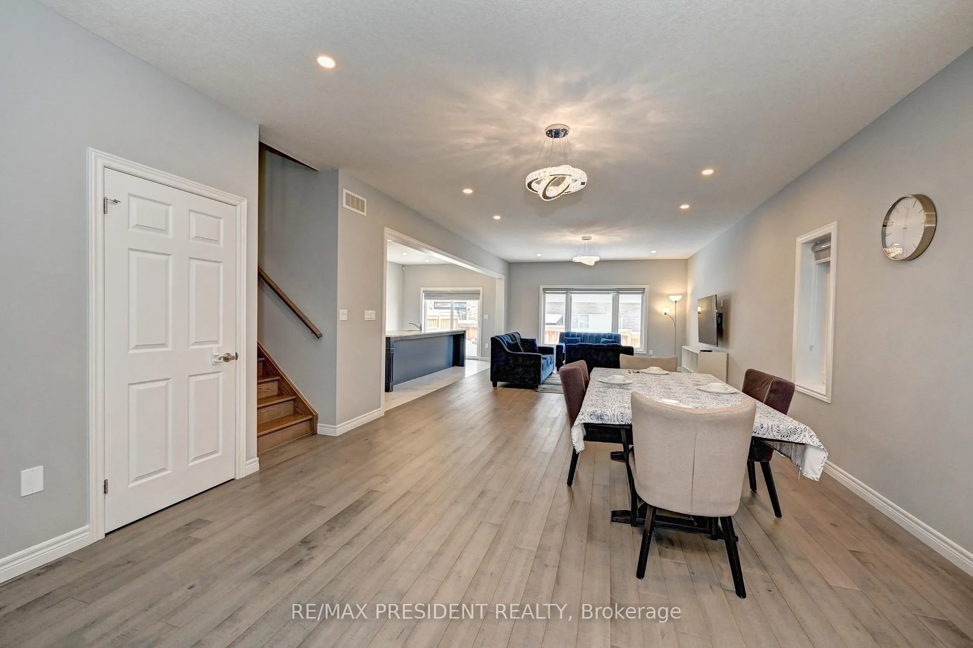 Photo 5 of 552 Florencedale Crescent, Kitchener, Huron Park — HOMEH