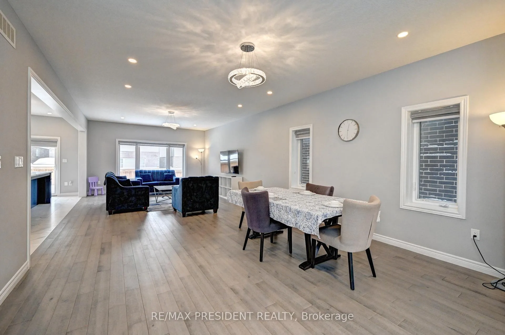 Photo 6 of 552 Florencedale Crescent, Kitchener, Huron Park — HOMEH