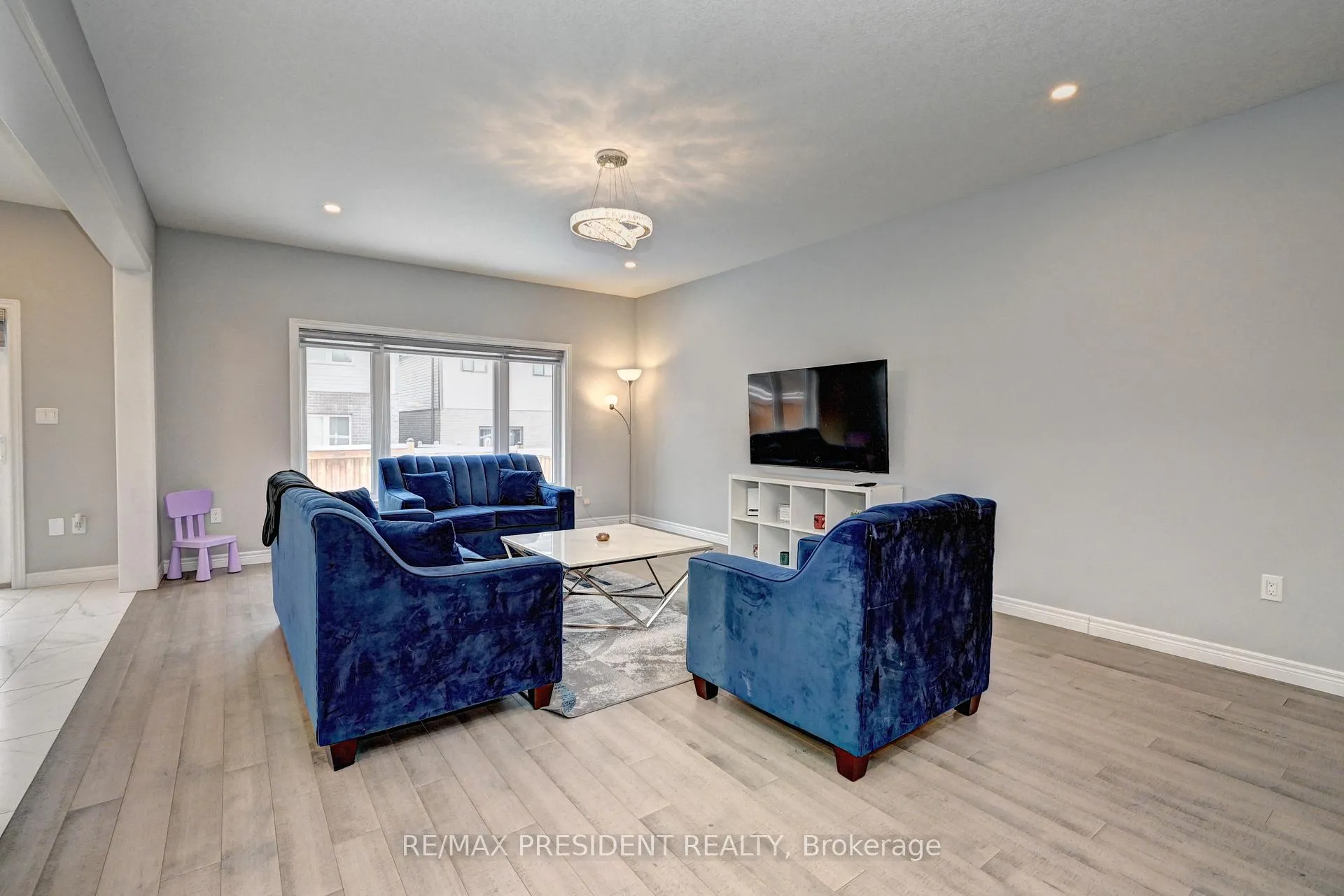 Photo 8 of 552 Florencedale Crescent, Kitchener, Huron Park — HOMEH