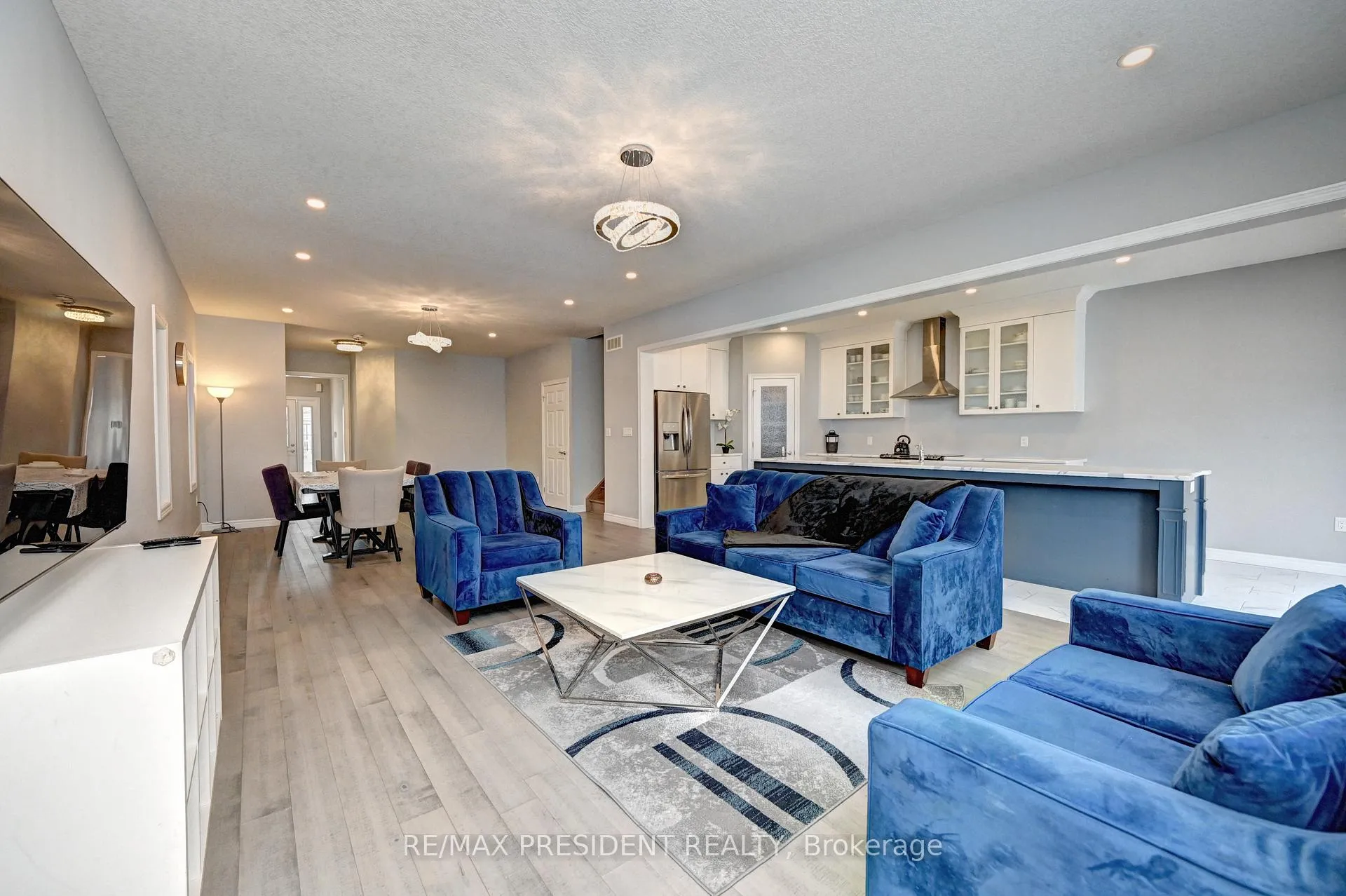 Photo 11 of 552 Florencedale Crescent, Kitchener, Huron Park — HOMEH
