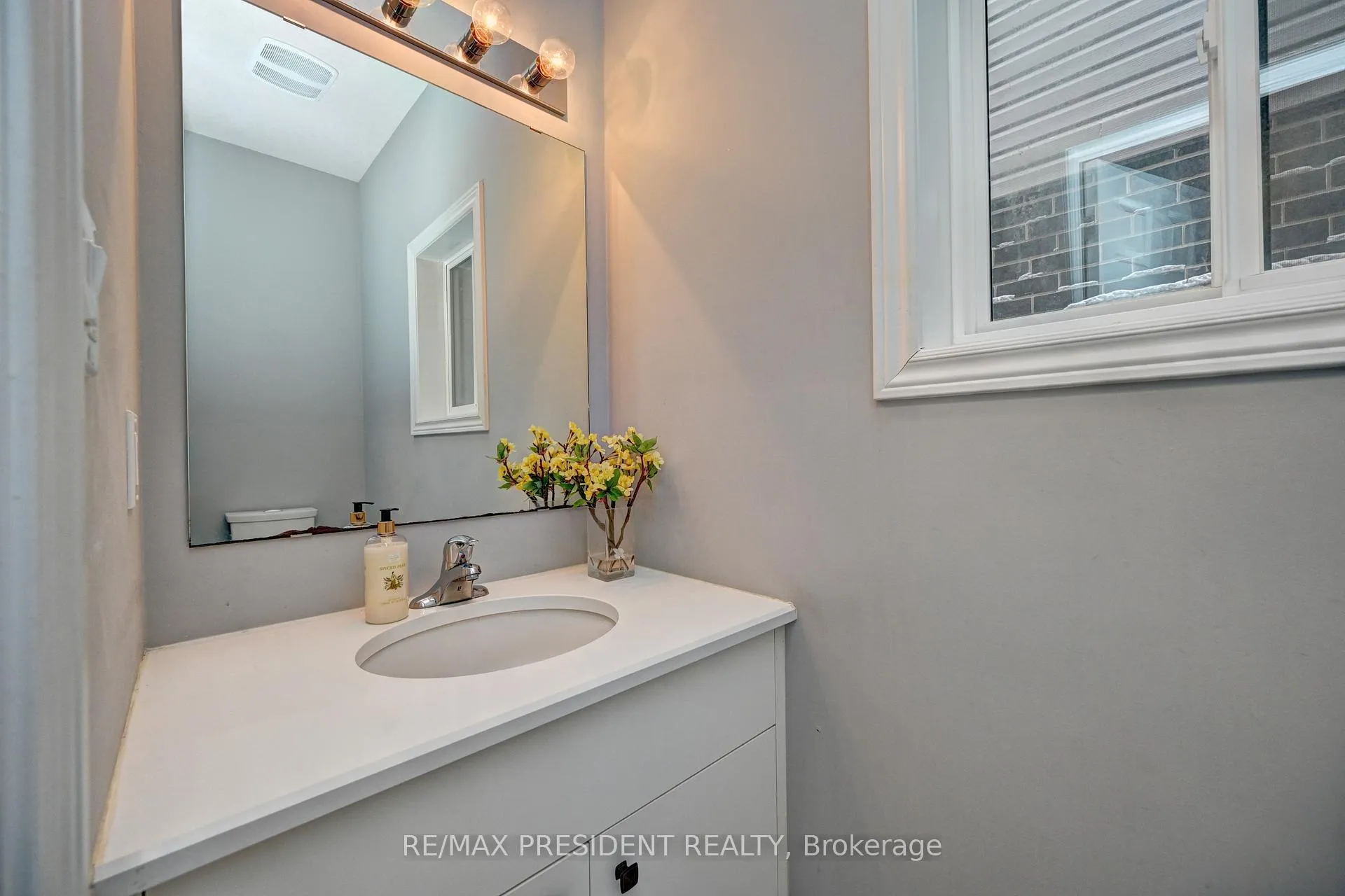 Photo 12 of 552 Florencedale Crescent, Kitchener, Huron Park — HOMEH