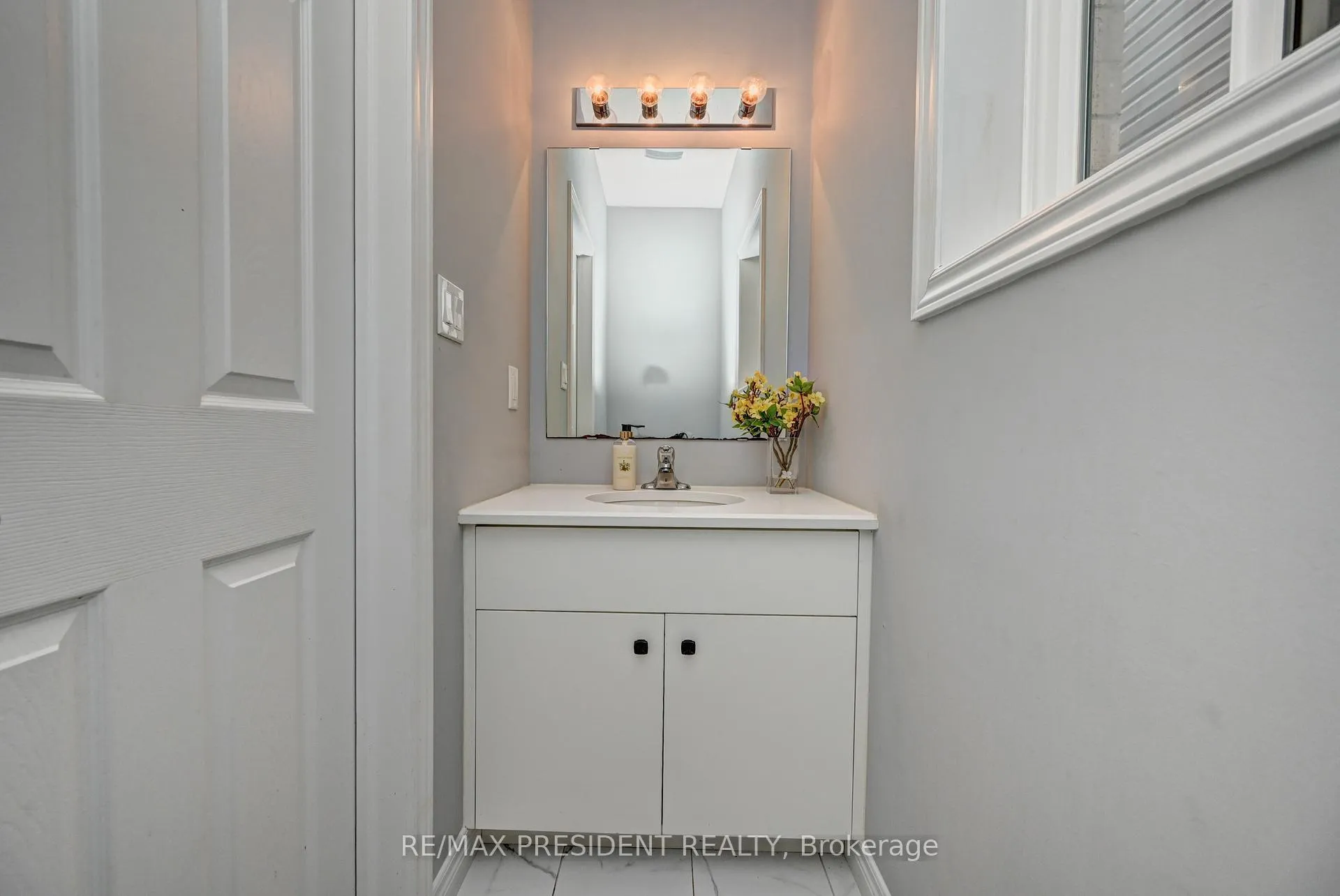 Photo 13 of 552 Florencedale Crescent, Kitchener, Huron Park — HOMEH