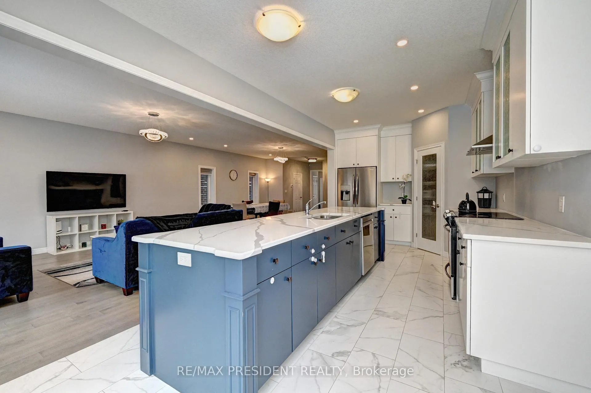 Photo 16 of 552 Florencedale Crescent, Kitchener, Huron Park — HOMEH