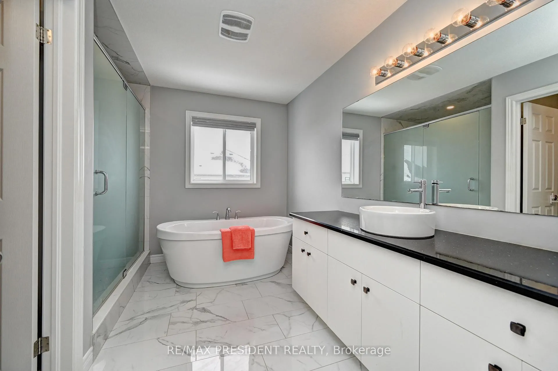 Photo 30 of 552 Florencedale Crescent, Kitchener, Huron Park — HOMEH