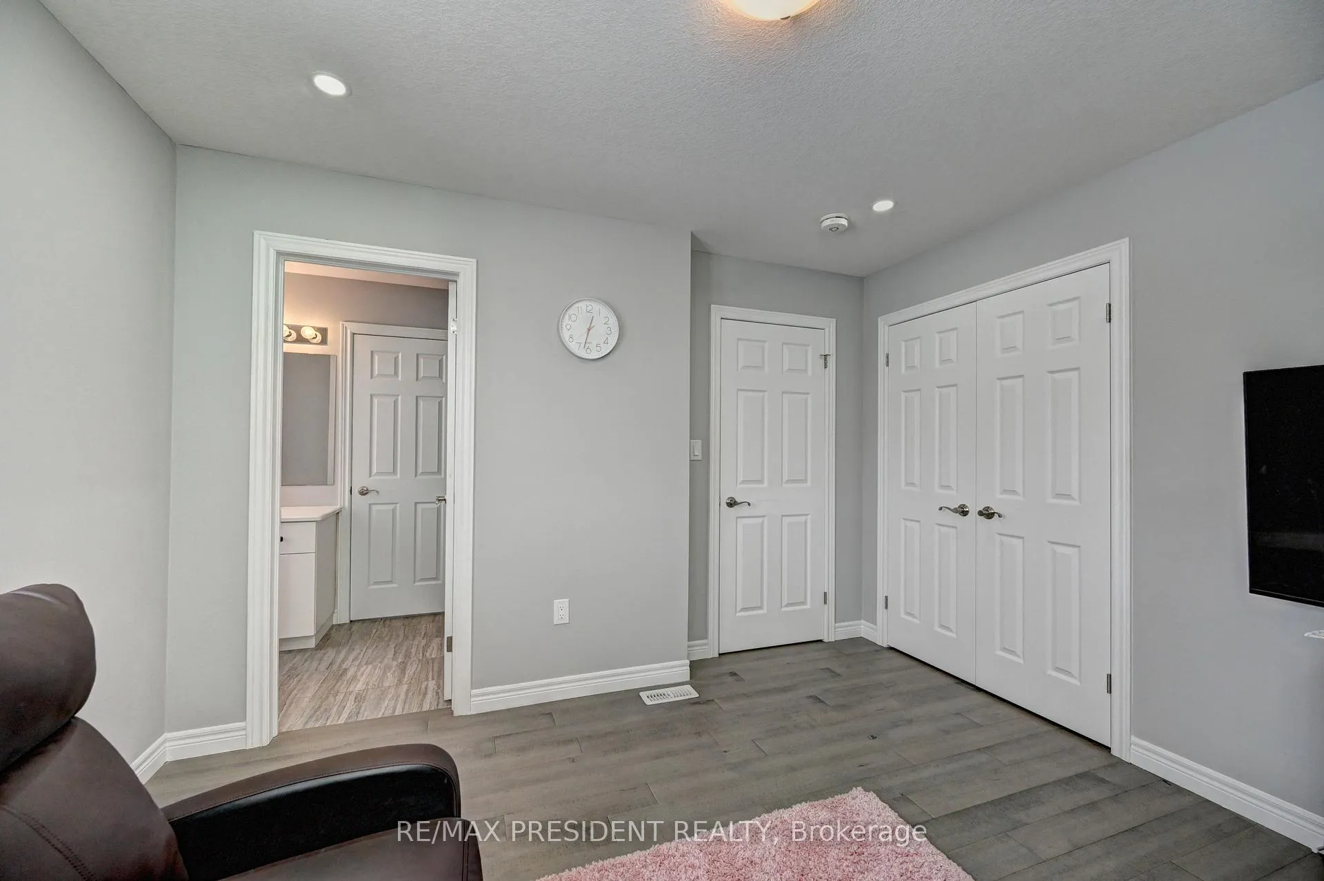 Photo 40 of 552 Florencedale Crescent, Kitchener, Huron Park — HOMEH