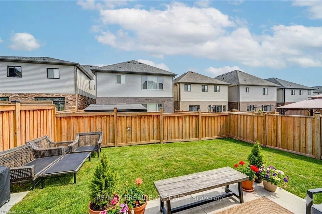 Photo 47 of 552 Florencedale Crescent, Kitchener, Huron Park — HOMEH