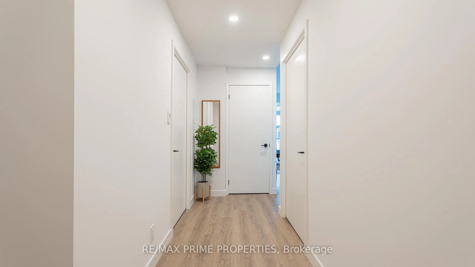 Photo 3 of Unit 344, 1050 Eastern Avenue, Toronto, The Beaches — HOMEH