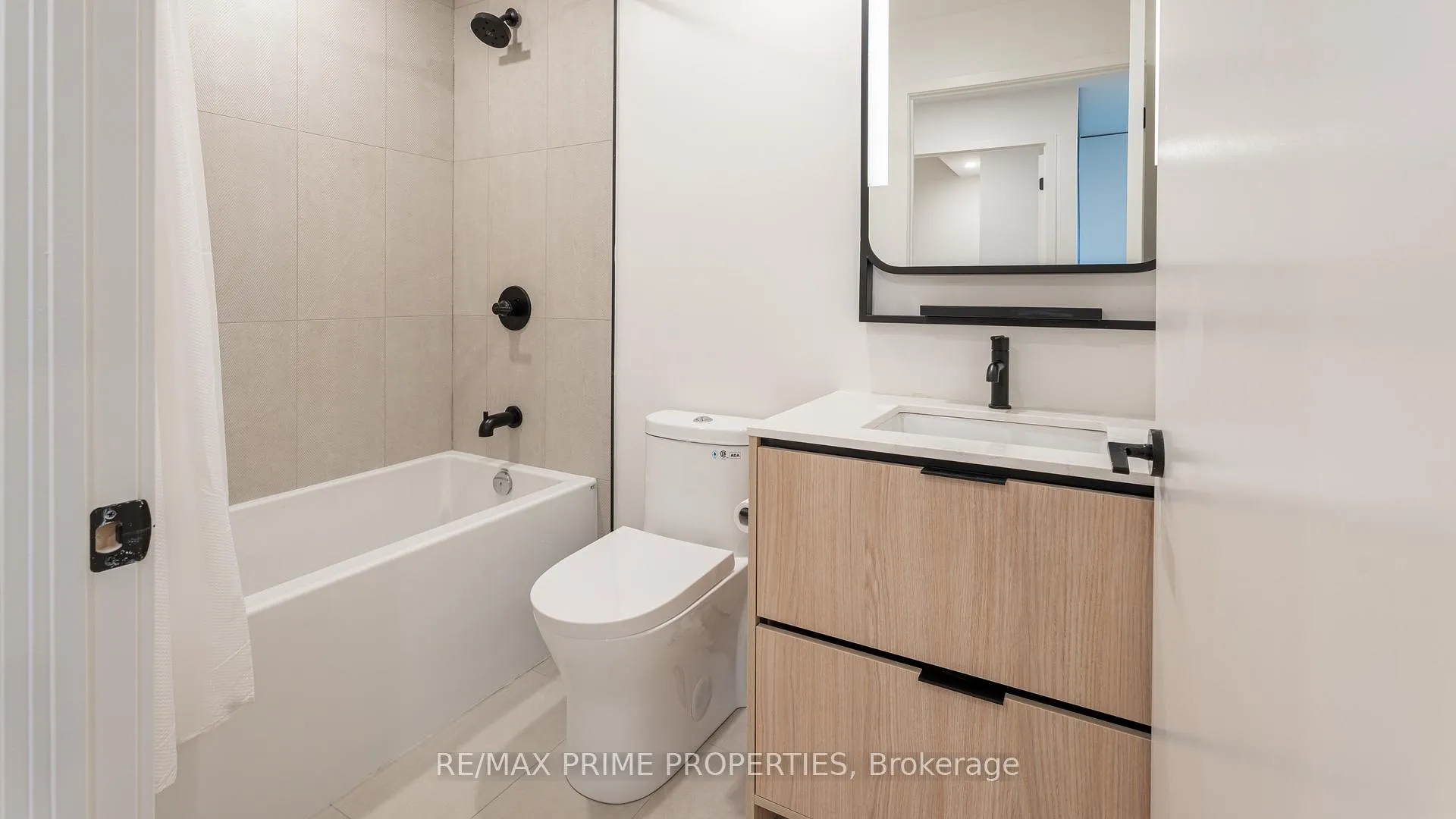 Photo 4 of Unit 344, 1050 Eastern Avenue, Toronto, The Beaches — HOMEH