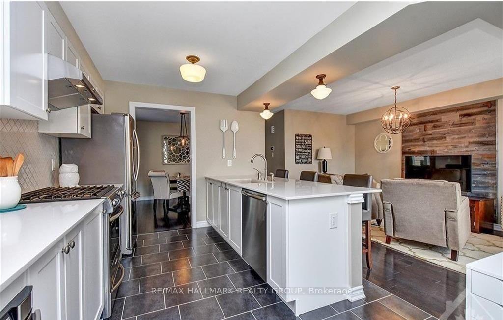 Photo 10 of 445 Meadowhawk Crescent, Ottawa, Barrhaven - Half Moon Bay — HOMEH