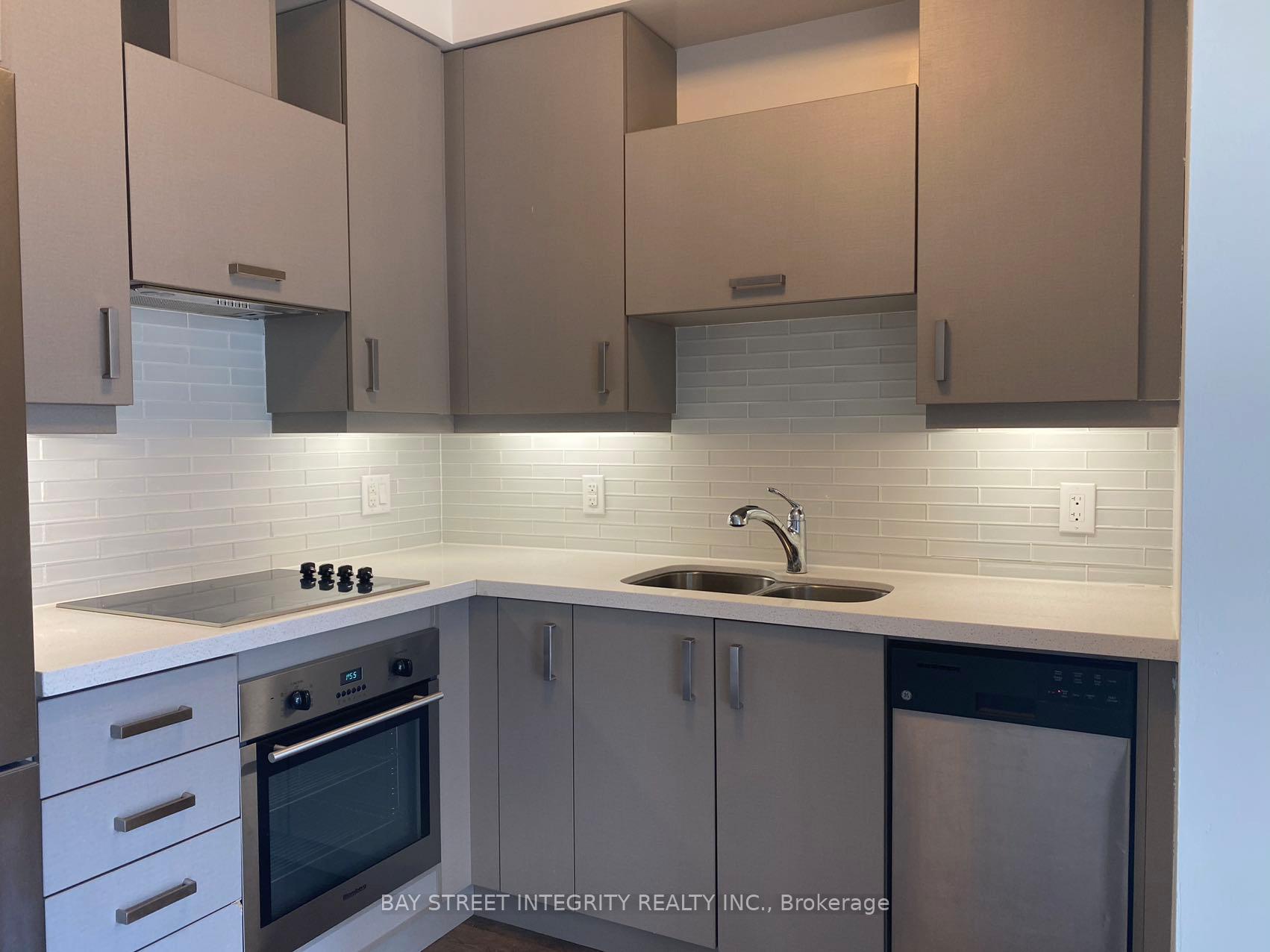 Photo 2 of Unit 329, 28 Uptown Drive, Markham, Unionville — HOMEH