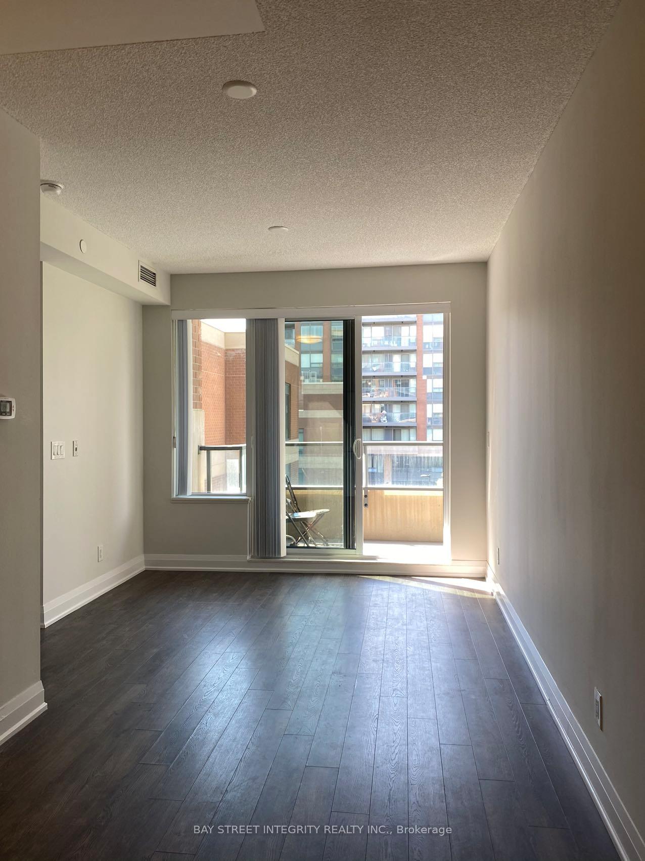 Photo 3 of Unit 329, 28 Uptown Drive, Markham, Unionville — HOMEH