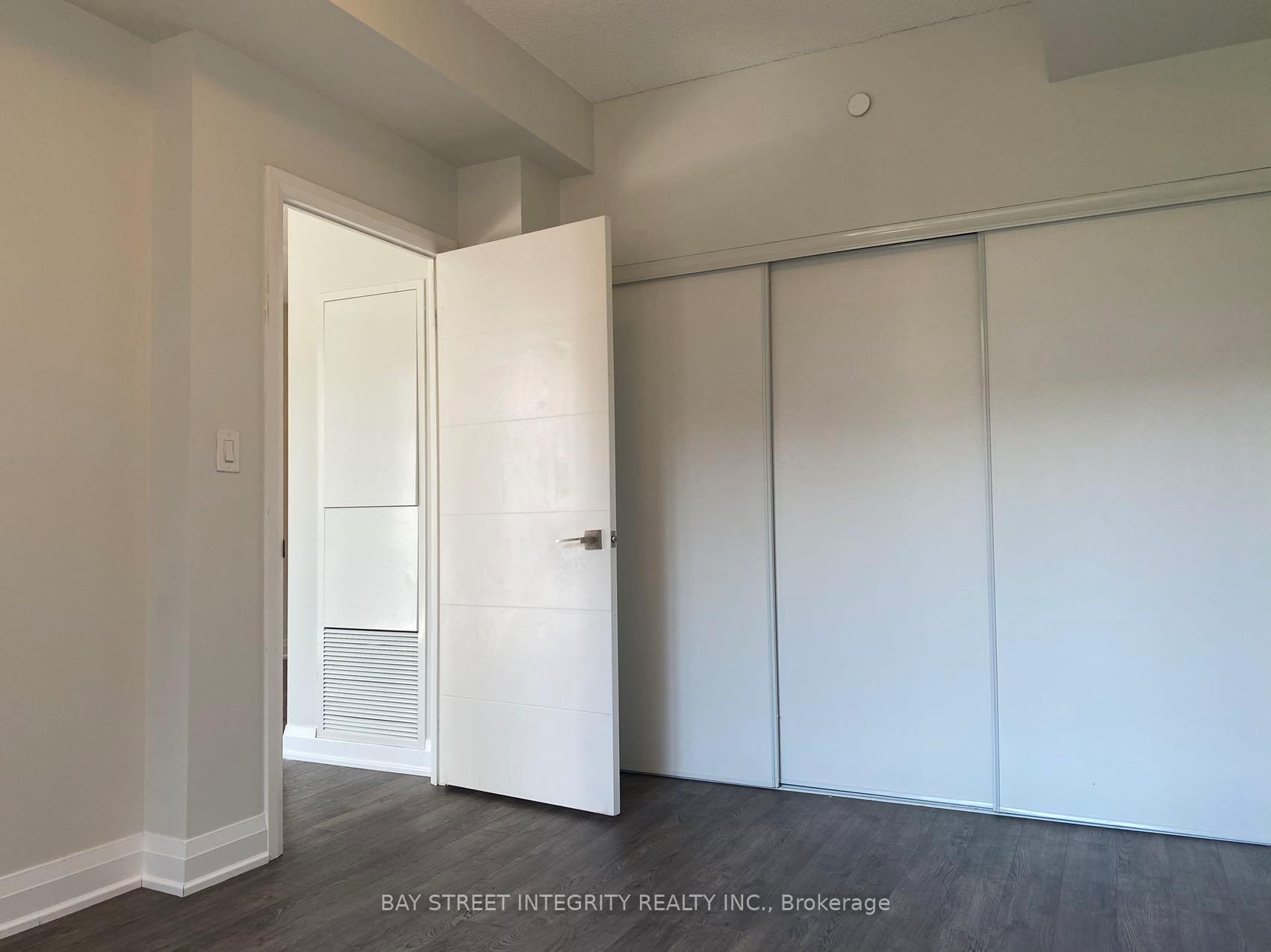 Photo 4 of Unit 329, 28 Uptown Drive, Markham, Unionville — HOMEH