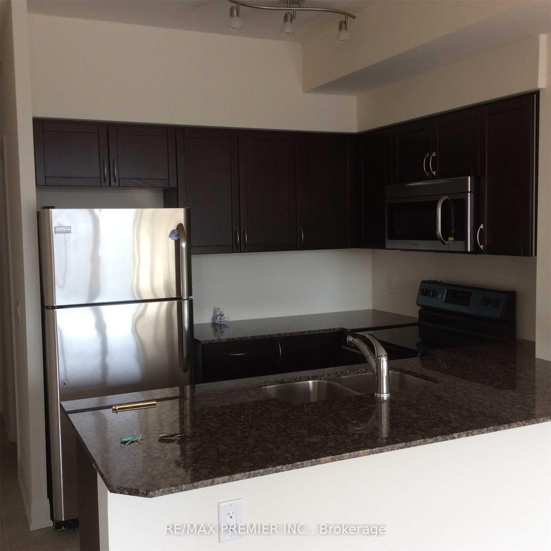 Photo 3 of Unit 402, 4700 Highway 7 Road, Vaughan, East Woodbridge — HOMEH