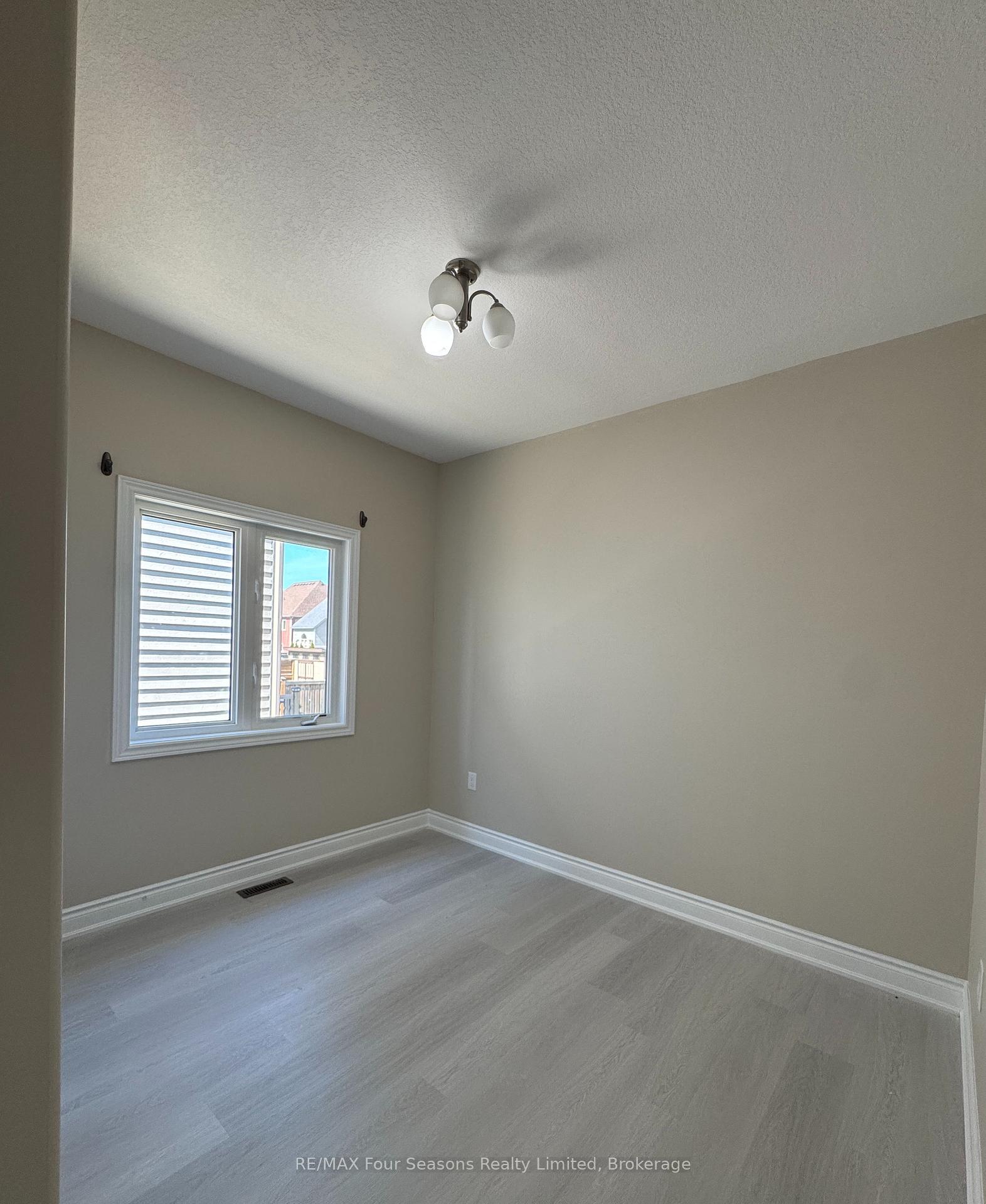 Photo 6 of Unit UPPER, 21 Cooper Street, Collingwood — HOMEH