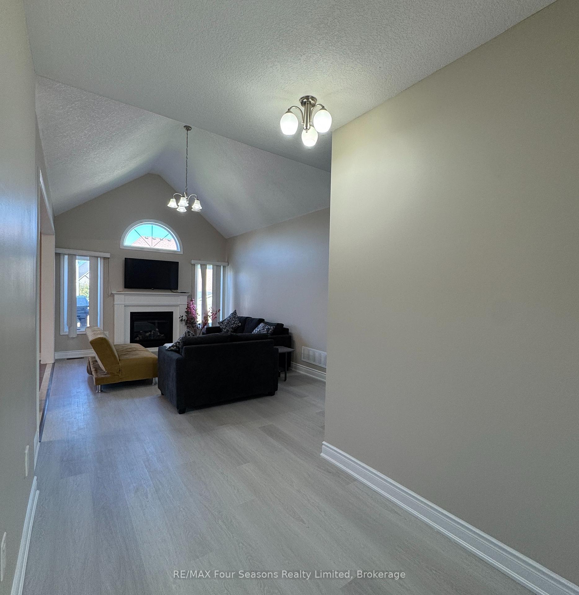 Photo 10 of Unit UPPER, 21 Cooper Street, Collingwood — HOMEH