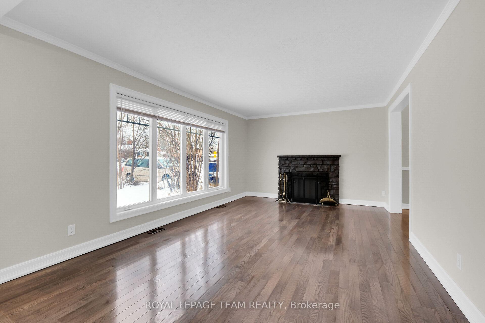 Photo 5 of 2193 Valley Drive, Ottawa, Elmvale Acres/Urbandale — HOMEH