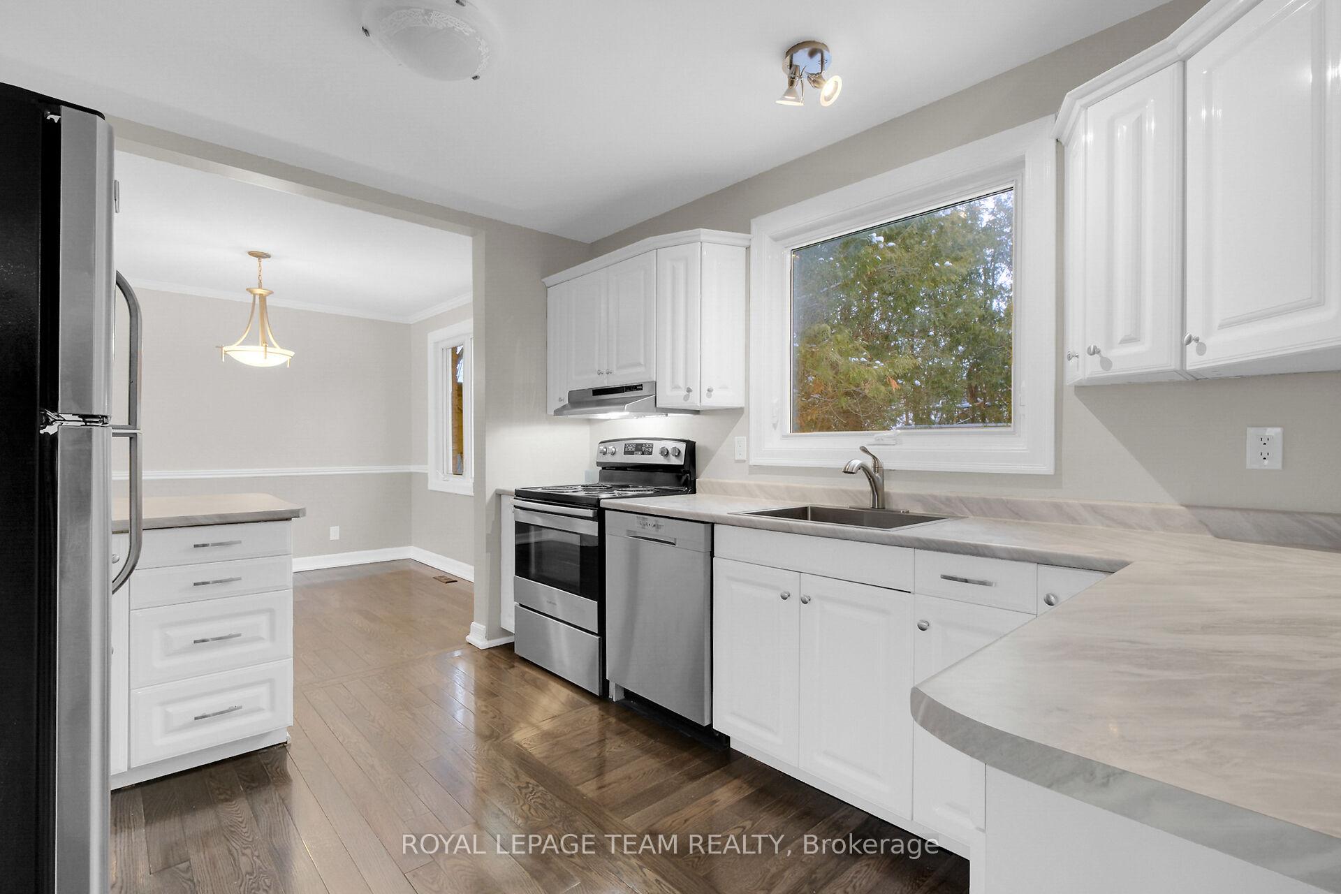 Photo 15 of 2193 Valley Drive, Ottawa, Elmvale Acres/Urbandale — HOMEH