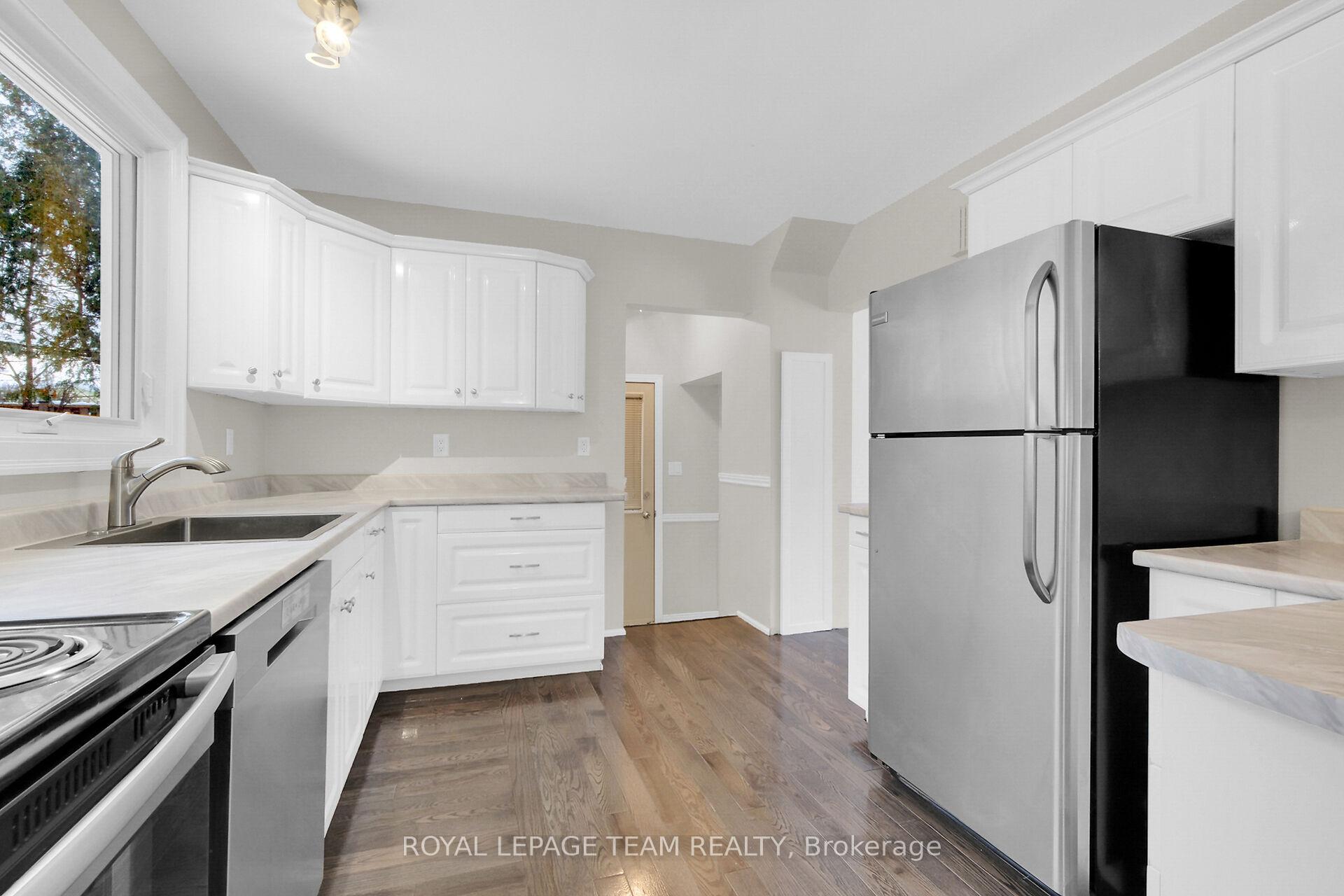 Photo 14 of 2193 Valley Drive, Ottawa, Elmvale Acres/Urbandale — HOMEH