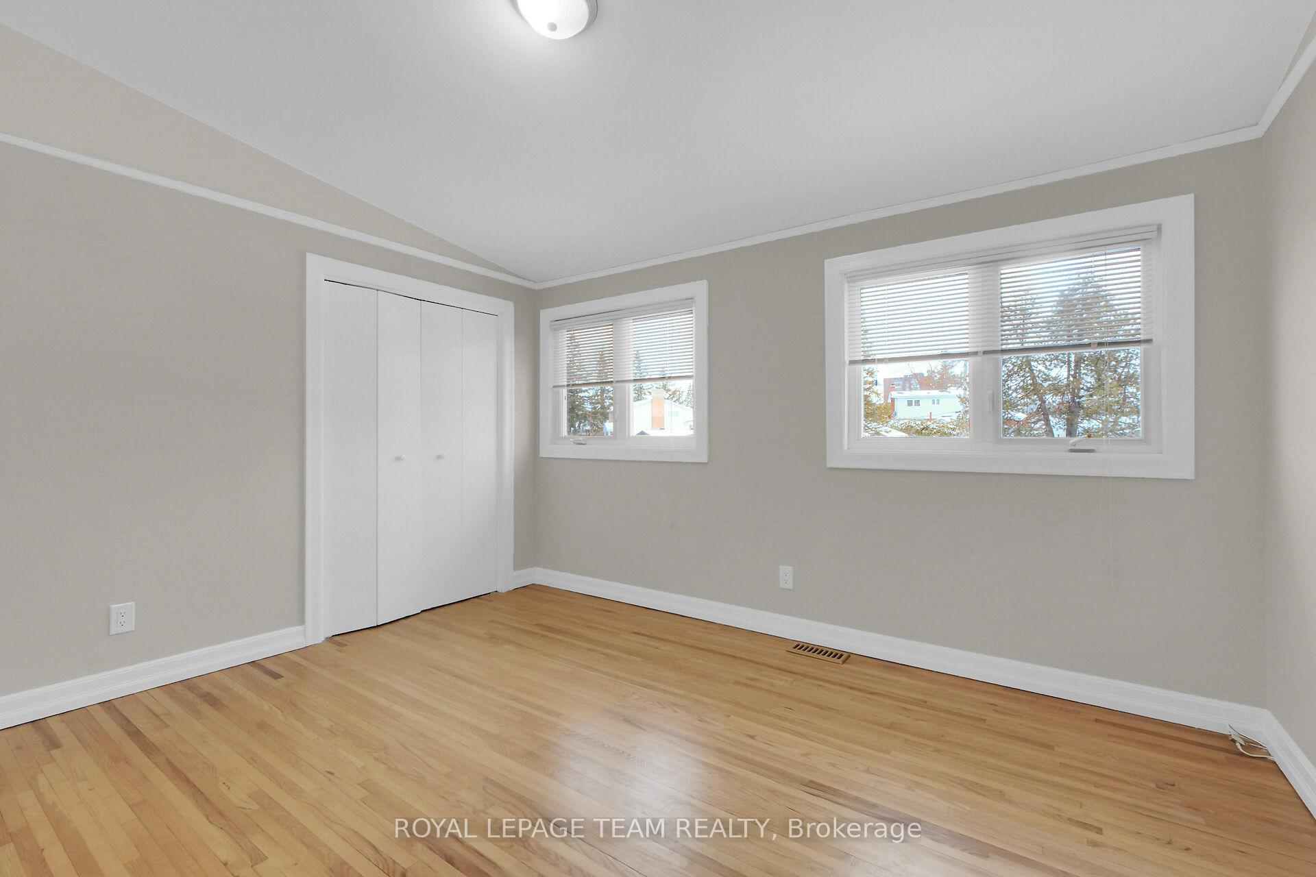 Photo 26 of 2193 Valley Drive, Ottawa, Elmvale Acres/Urbandale — HOMEH