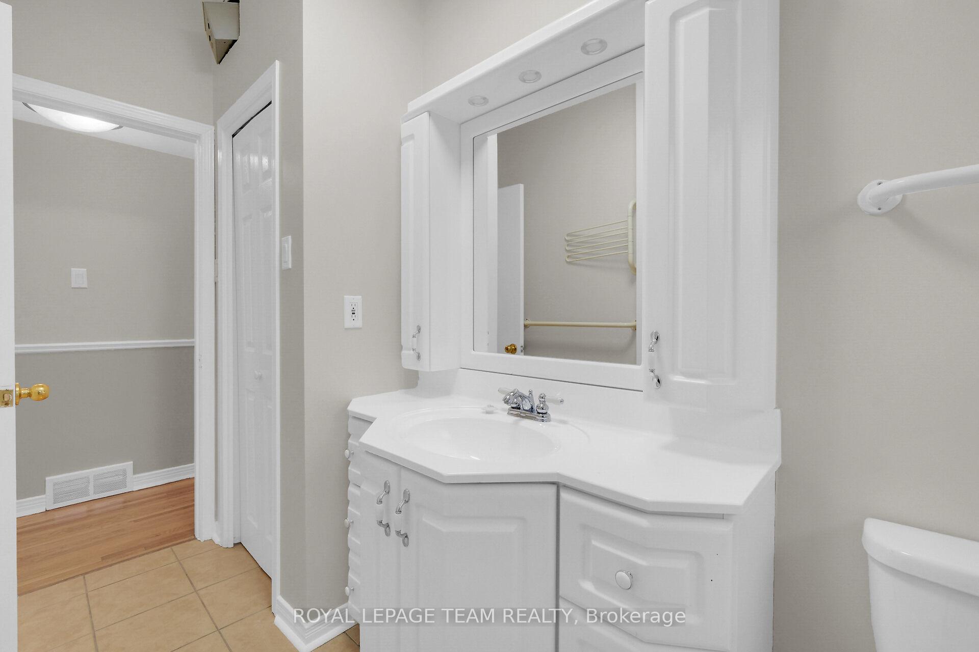 Photo 29 of 2193 Valley Drive, Ottawa, Elmvale Acres/Urbandale — HOMEH