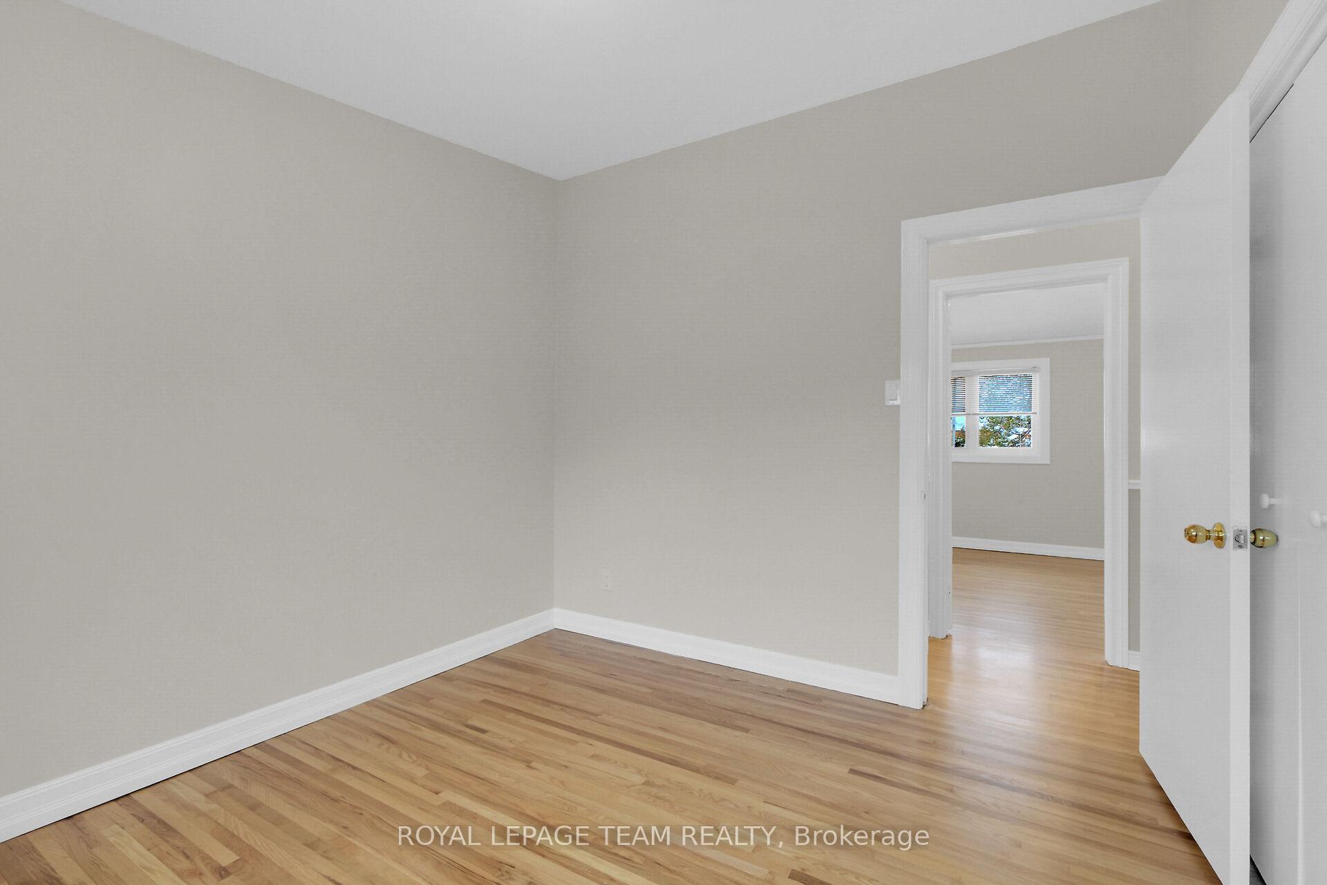 Photo 30 of 2193 Valley Drive, Ottawa, Elmvale Acres/Urbandale — HOMEH