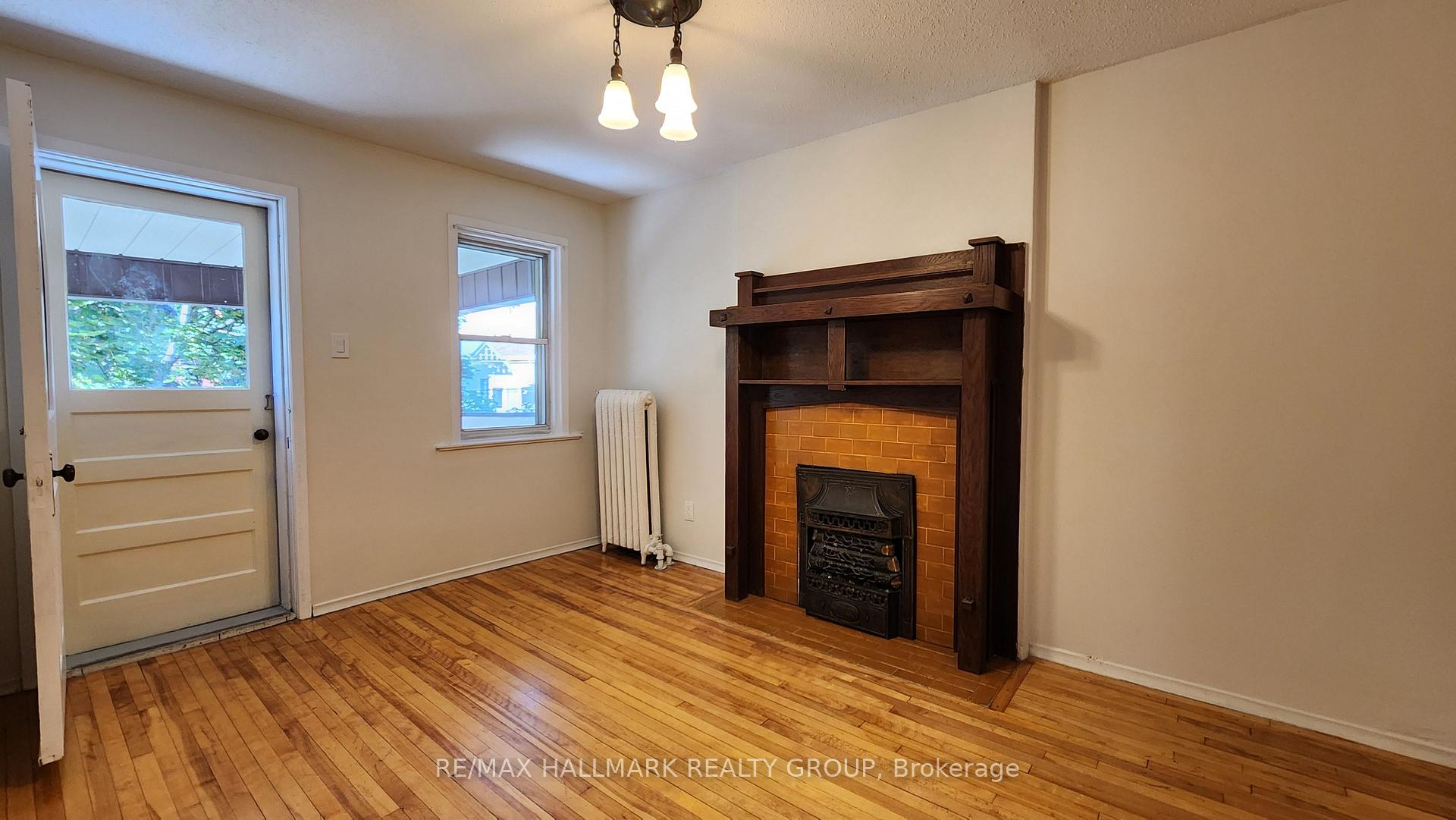 Photo 3 of Unit 2, 122 Fourth Avenue, Ottawa, Glebe — HOMEH