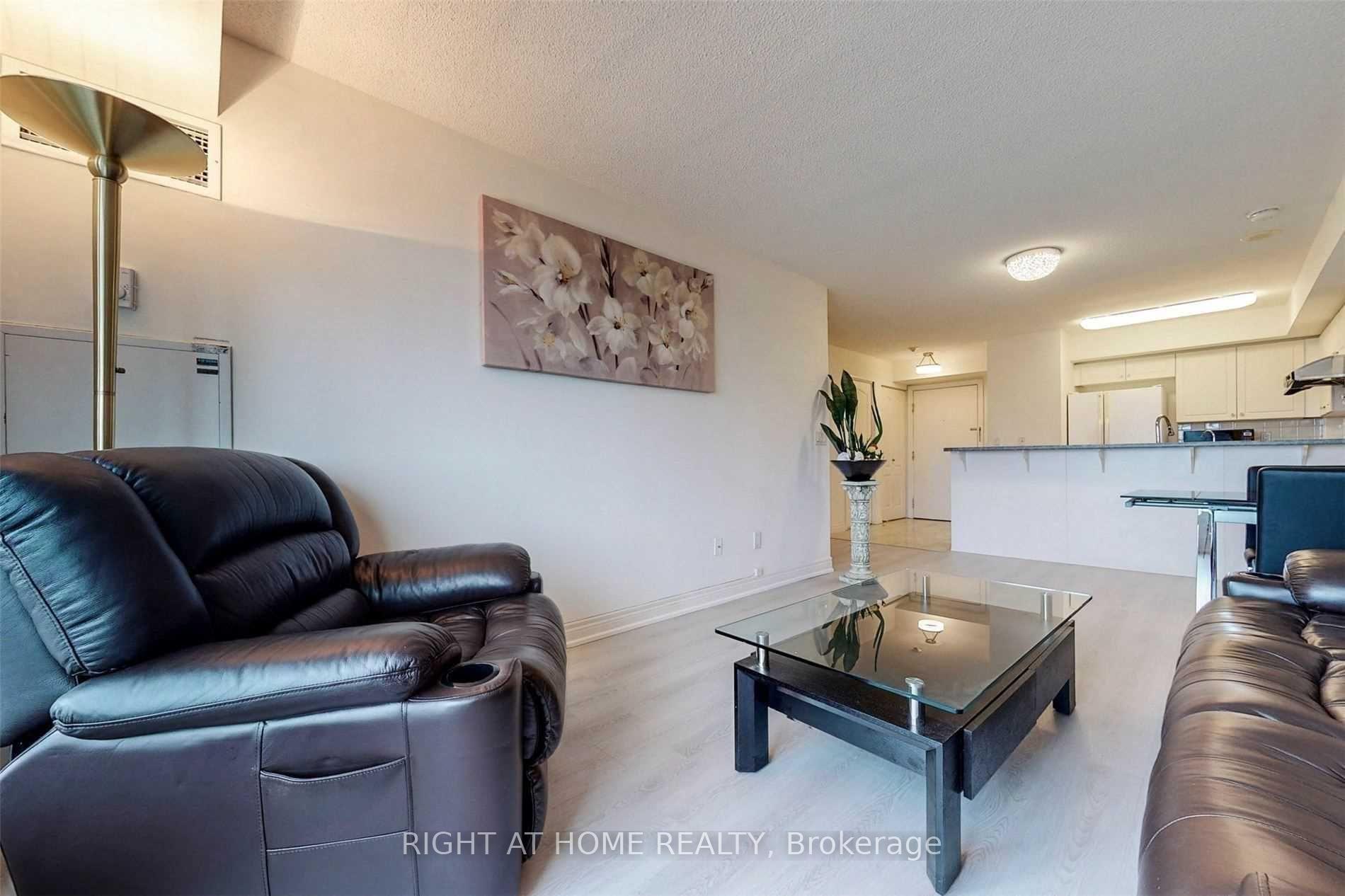 Photo 12 of Unit 906, 135 Pond Drive, Markham, Commerce Valley — HOMEH