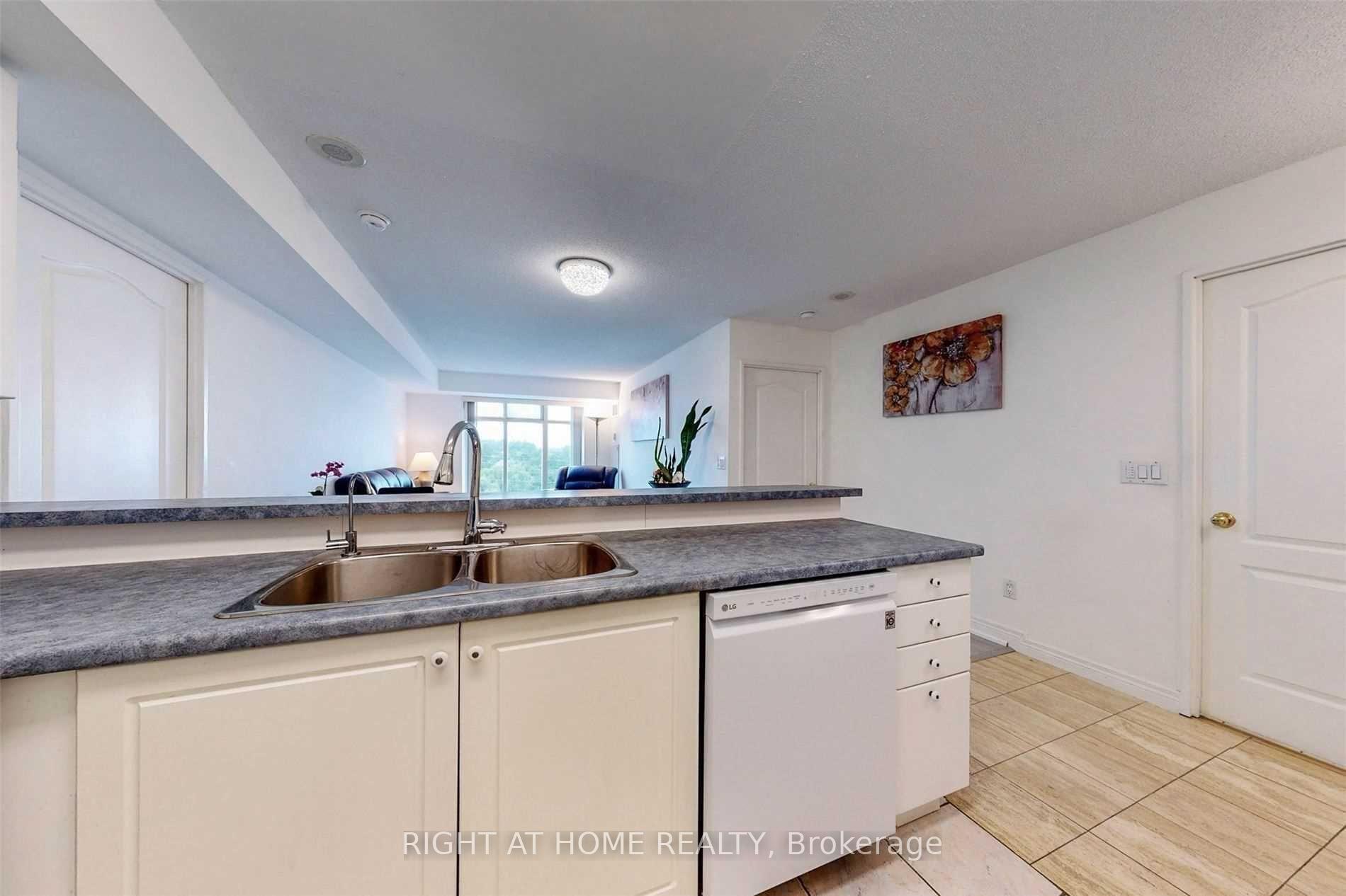 Photo 16 of Unit 906, 135 Pond Drive, Markham, Commerce Valley — HOMEH