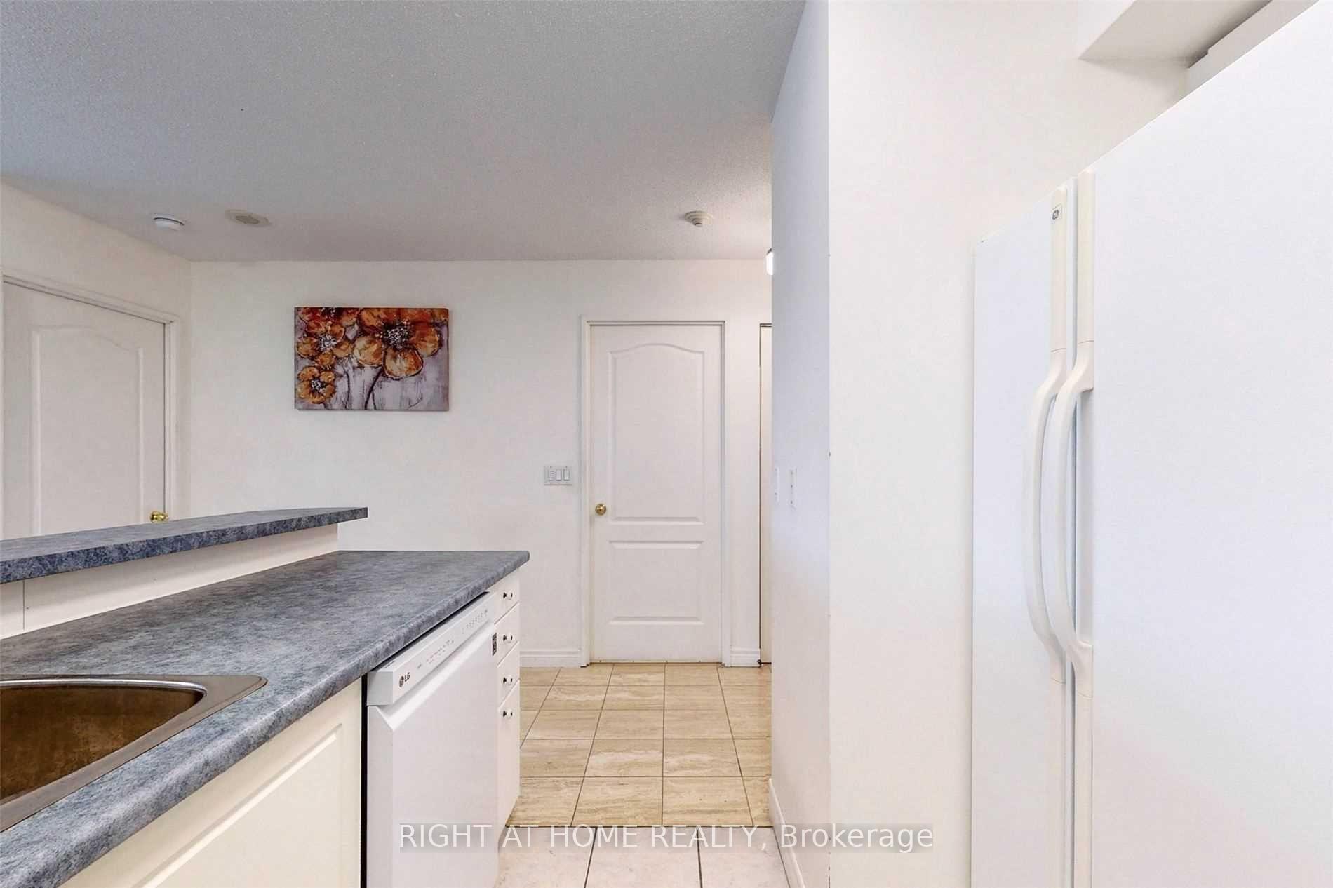Photo 17 of Unit 906, 135 Pond Drive, Markham, Commerce Valley — HOMEH
