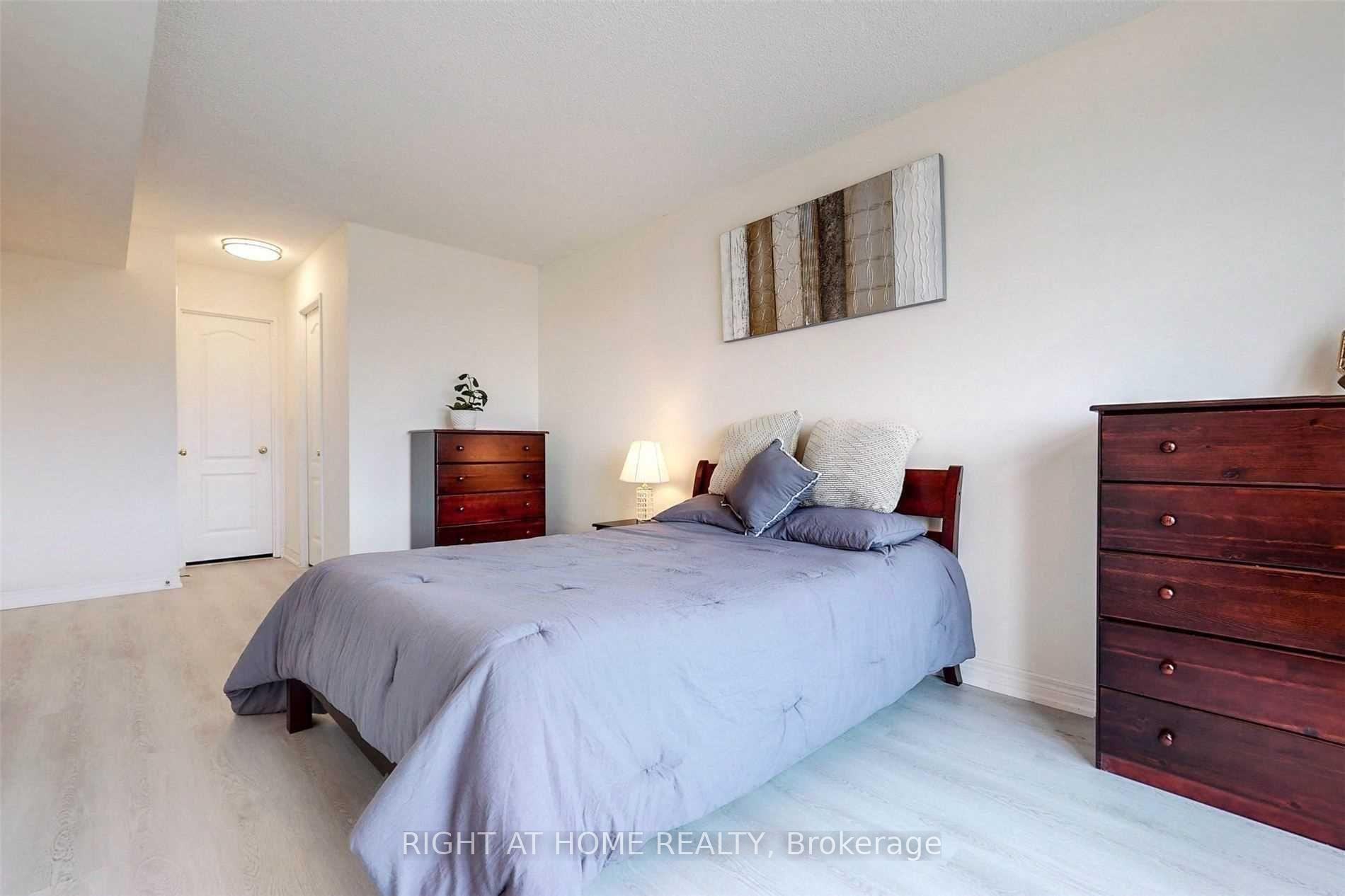 Photo 20 of Unit 906, 135 Pond Drive, Markham, Commerce Valley — HOMEH