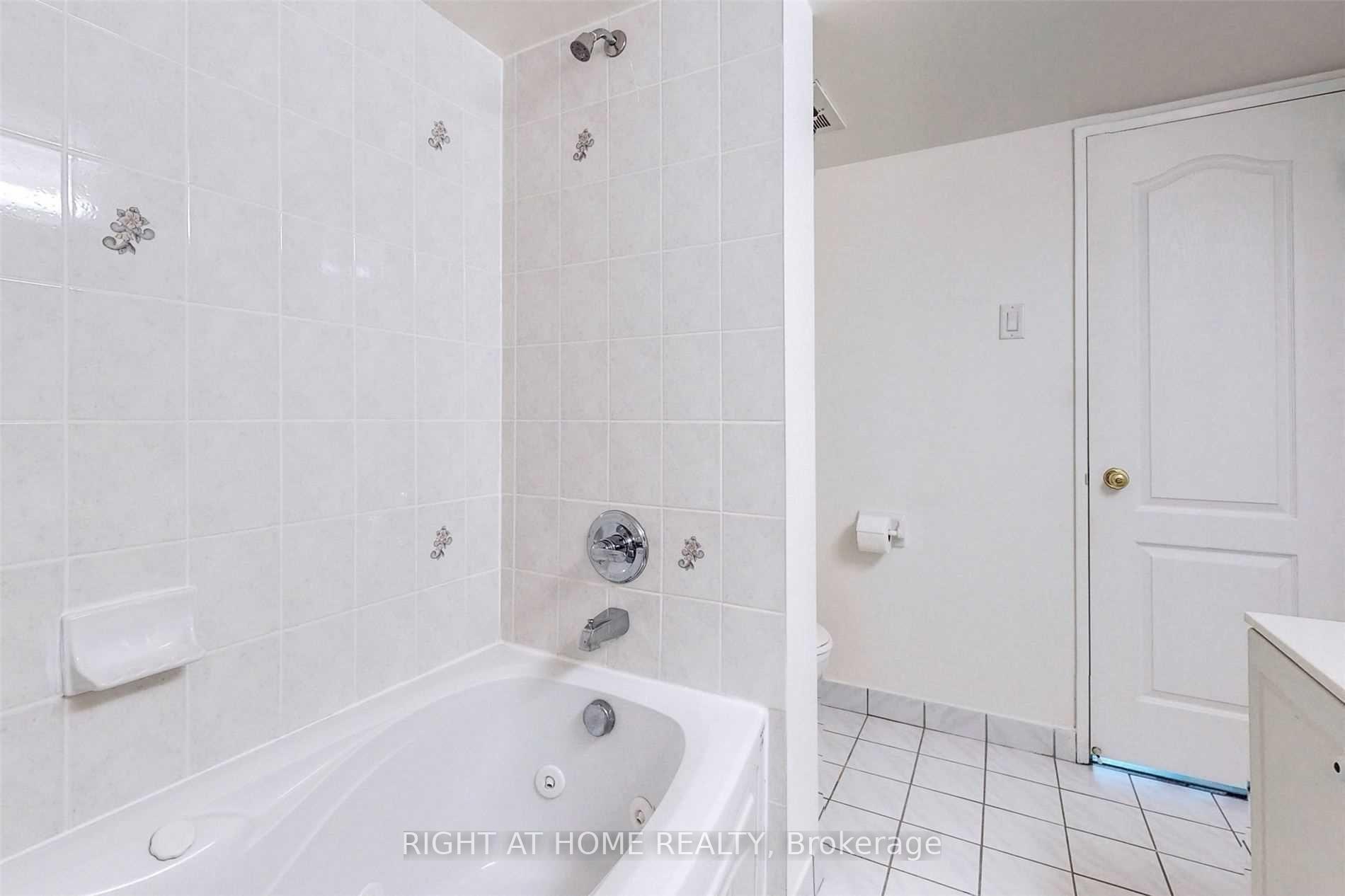 Photo 23 of Unit 906, 135 Pond Drive, Markham, Commerce Valley — HOMEH