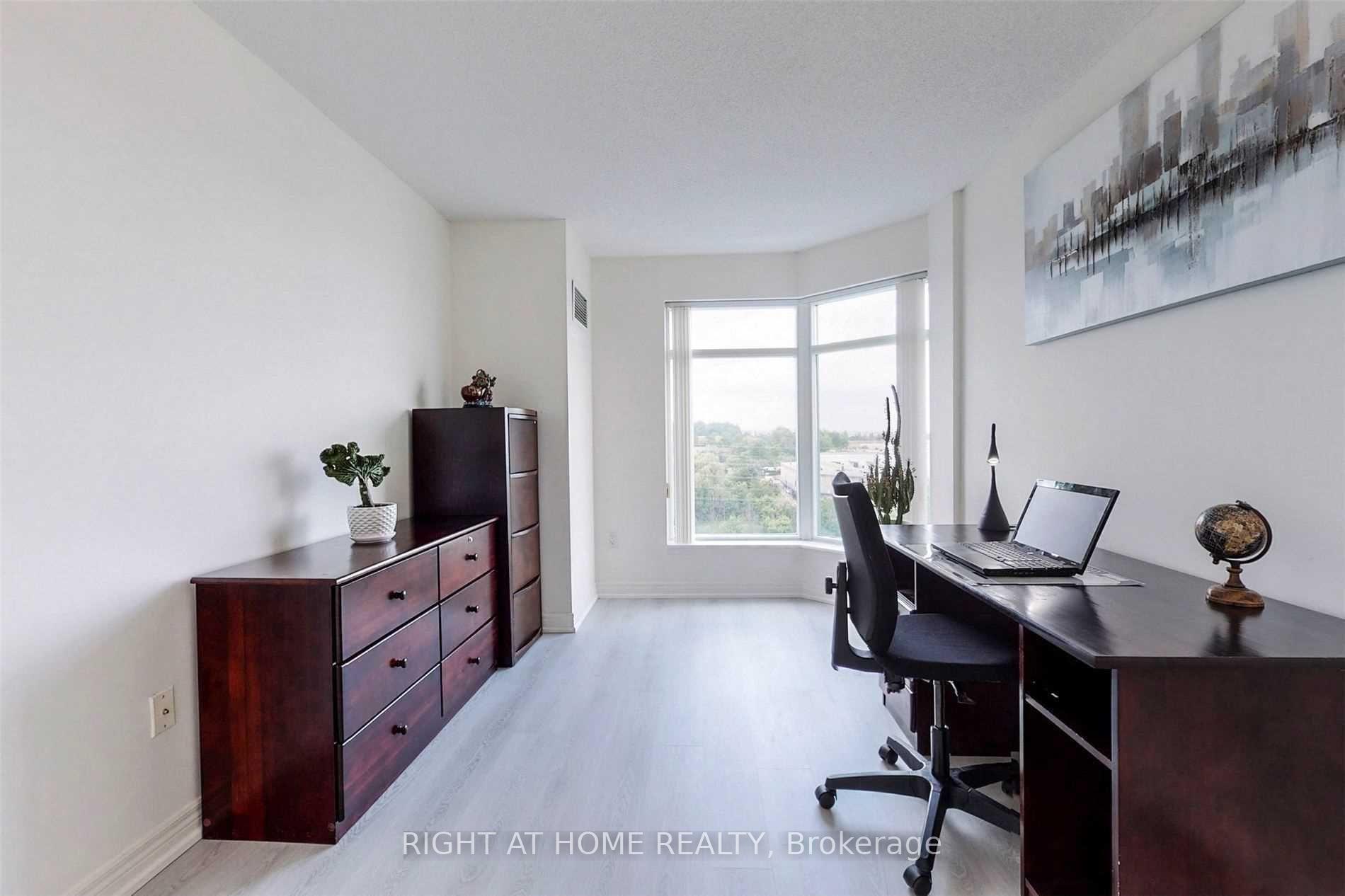 Photo 24 of Unit 906, 135 Pond Drive, Markham, Commerce Valley — HOMEH