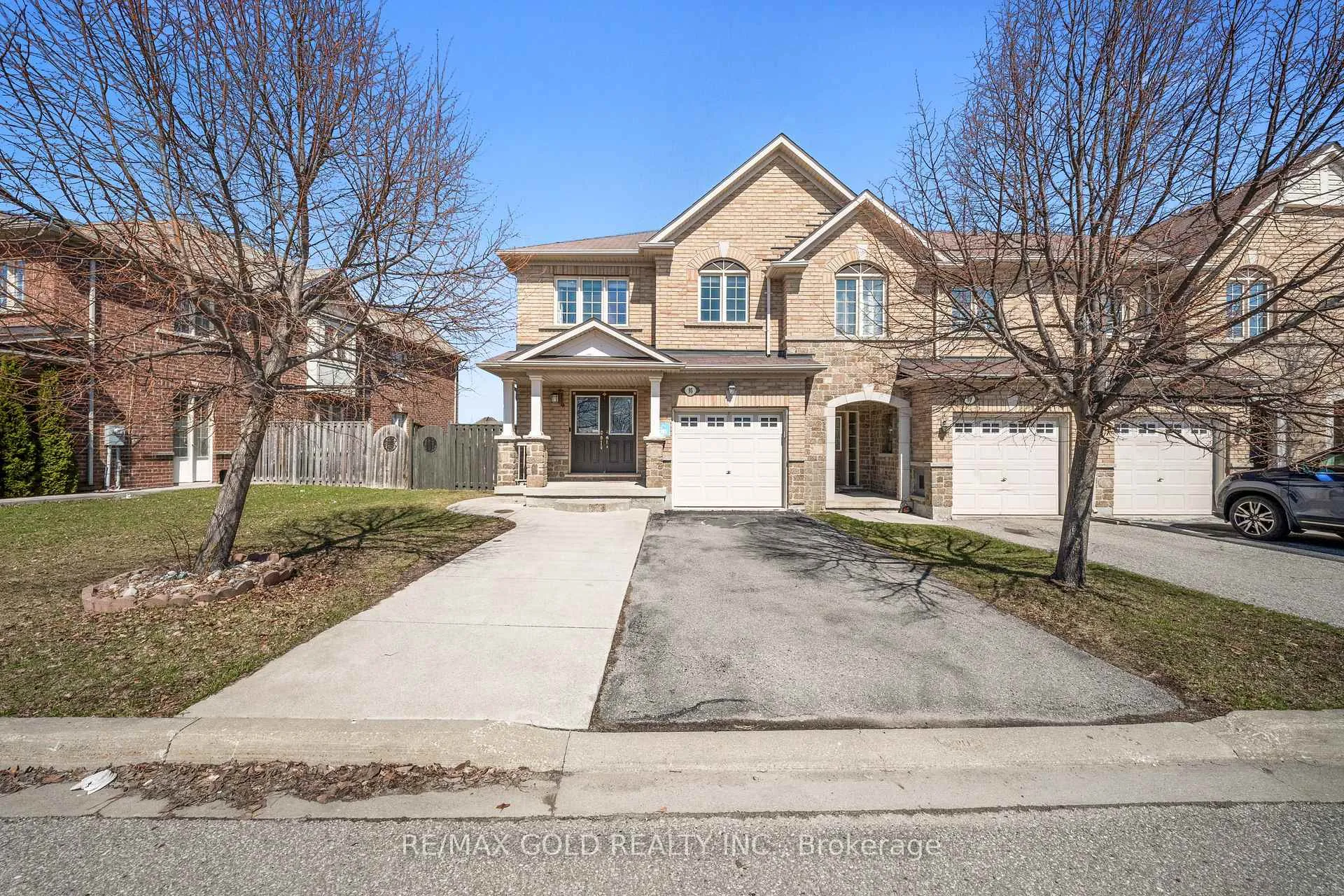 Photo 2 of 95 Cedarbrook Road, Brampton, Sandringham-Wellington — HOMEH