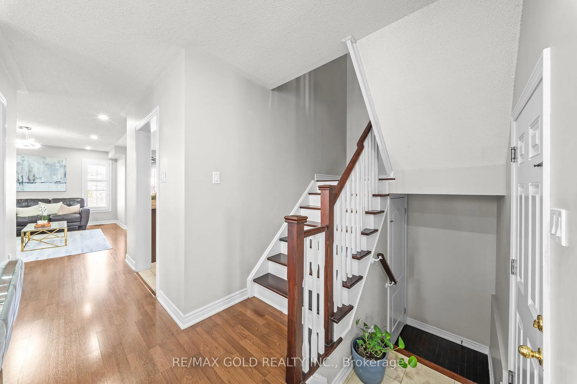 Photo 10 of 95 Cedarbrook Road, Brampton, Sandringham-Wellington — HOMEH