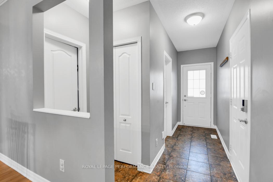 Photo 4 of 10 San Mateo Drive, Ottawa, Barrhaven - Longfields — HOMEH