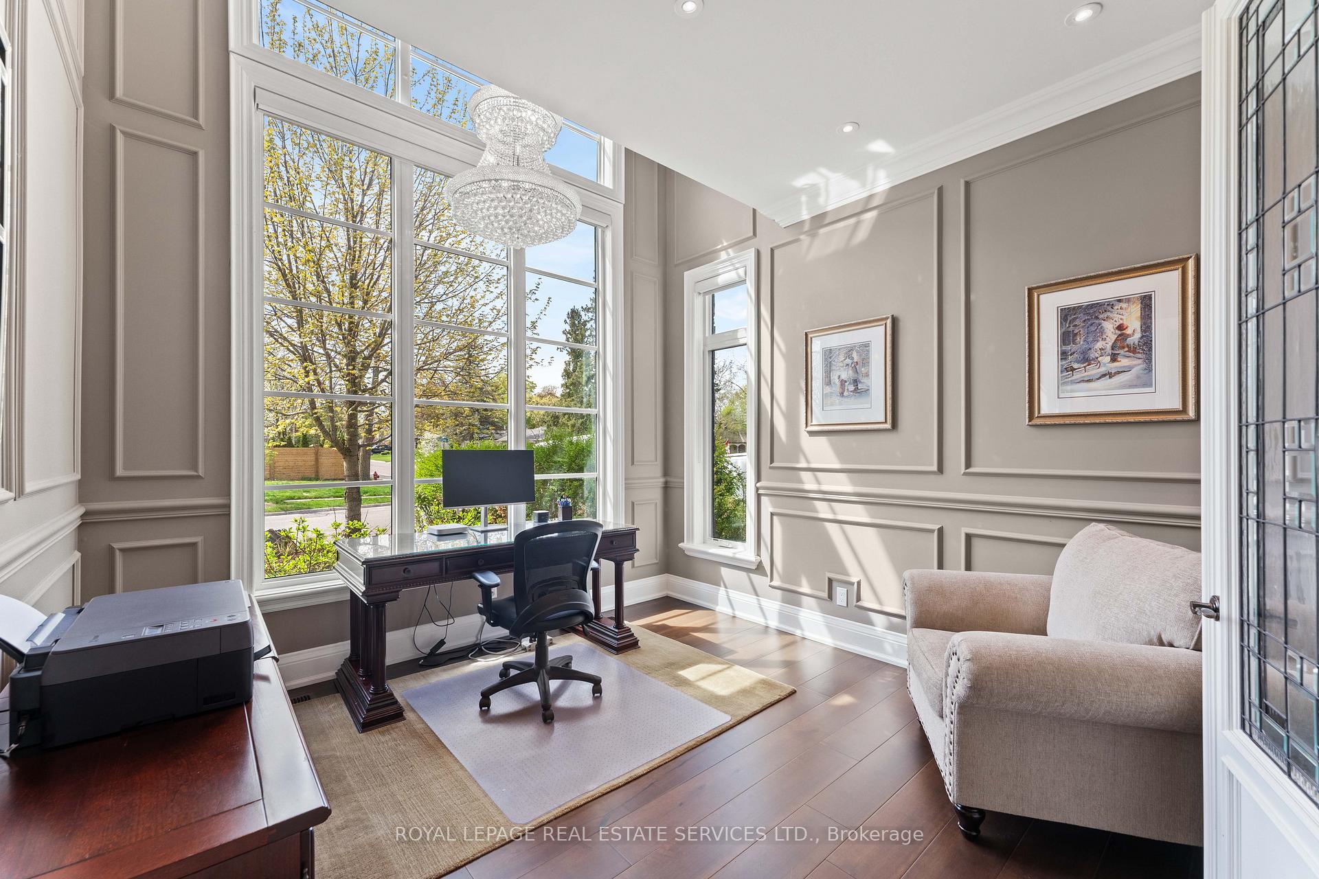Photo 5 of 50 Fairway Drive, Aurora, Aurora Highlands — HOMEH