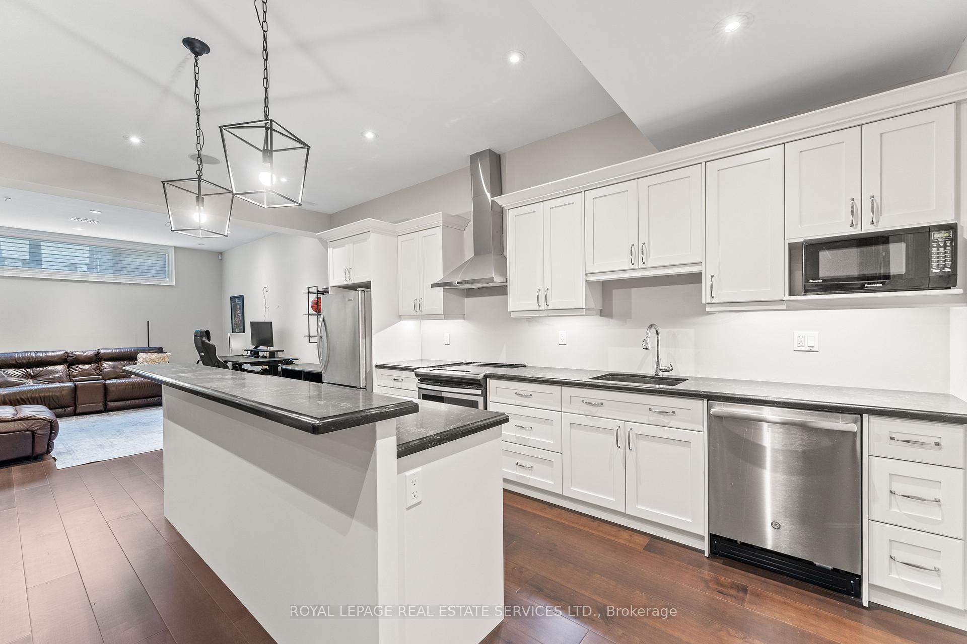 Photo 33 of 50 Fairway Drive, Aurora, Aurora Highlands — HOMEH