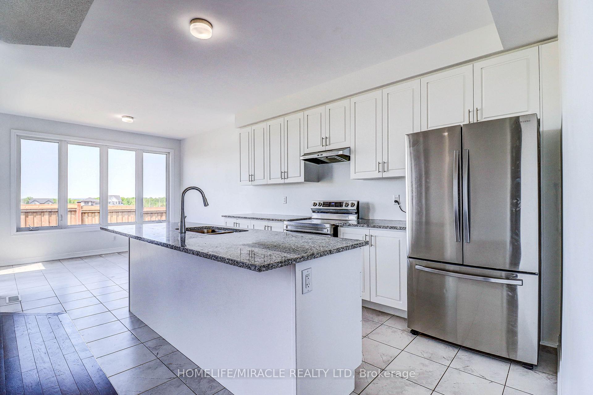 Photo 5 of 175 Fenchurch Manor, Barrie, Rural Barrie Southeast — HOMEH