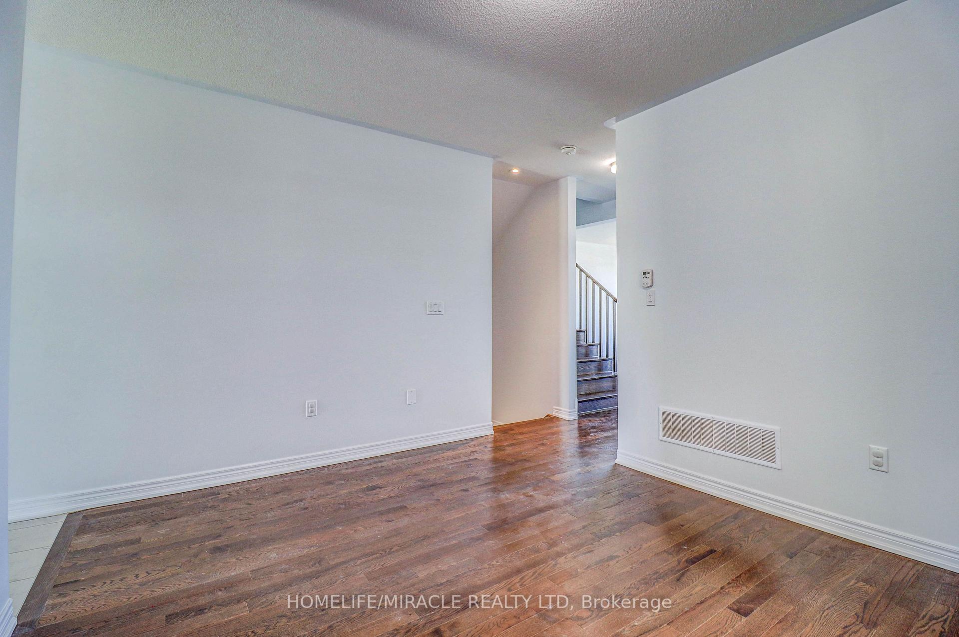 Photo 17 of 175 Fenchurch Manor, Barrie, Rural Barrie Southeast — HOMEH