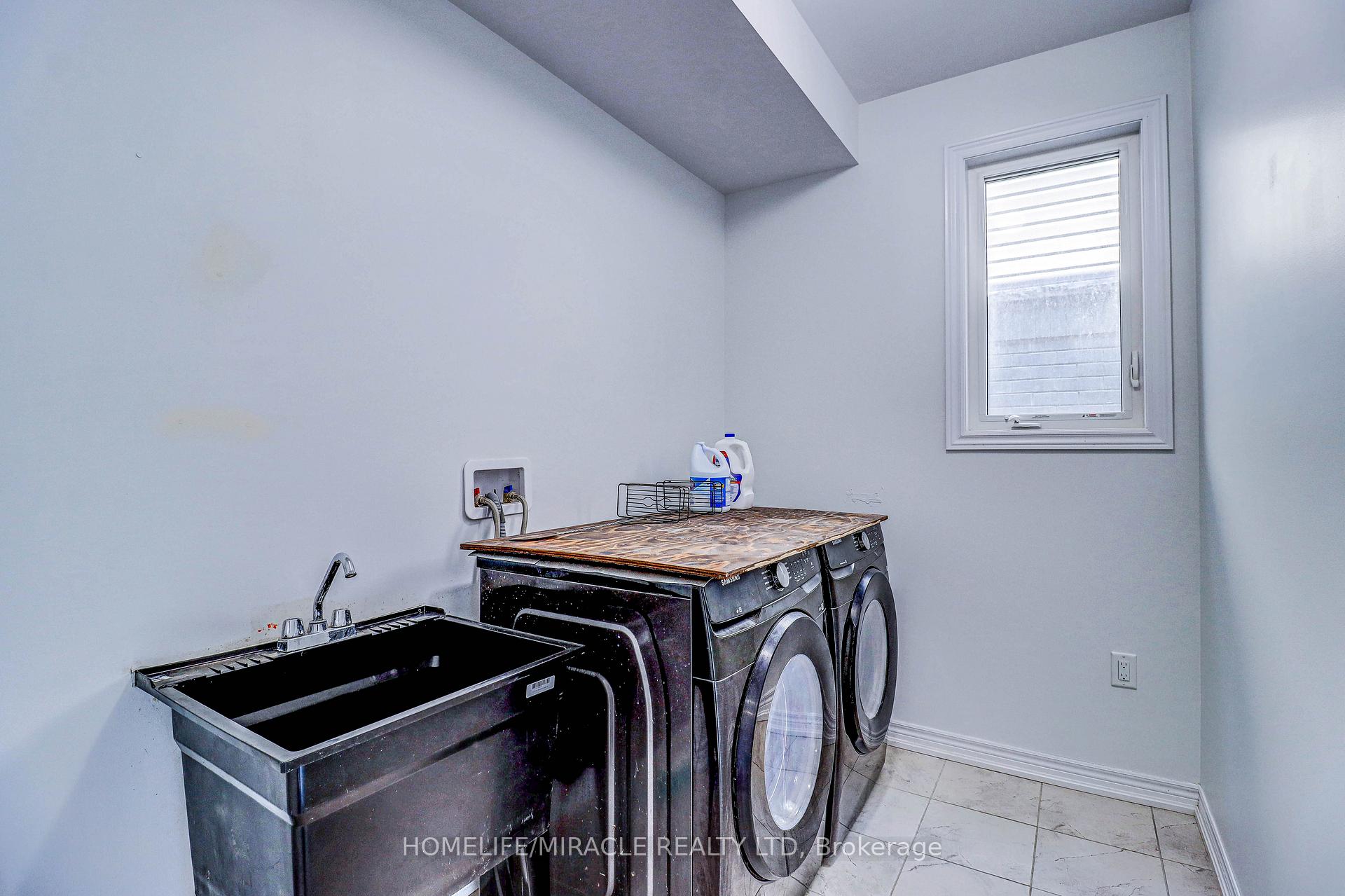 Photo 18 of 175 Fenchurch Manor, Barrie, Rural Barrie Southeast — HOMEH