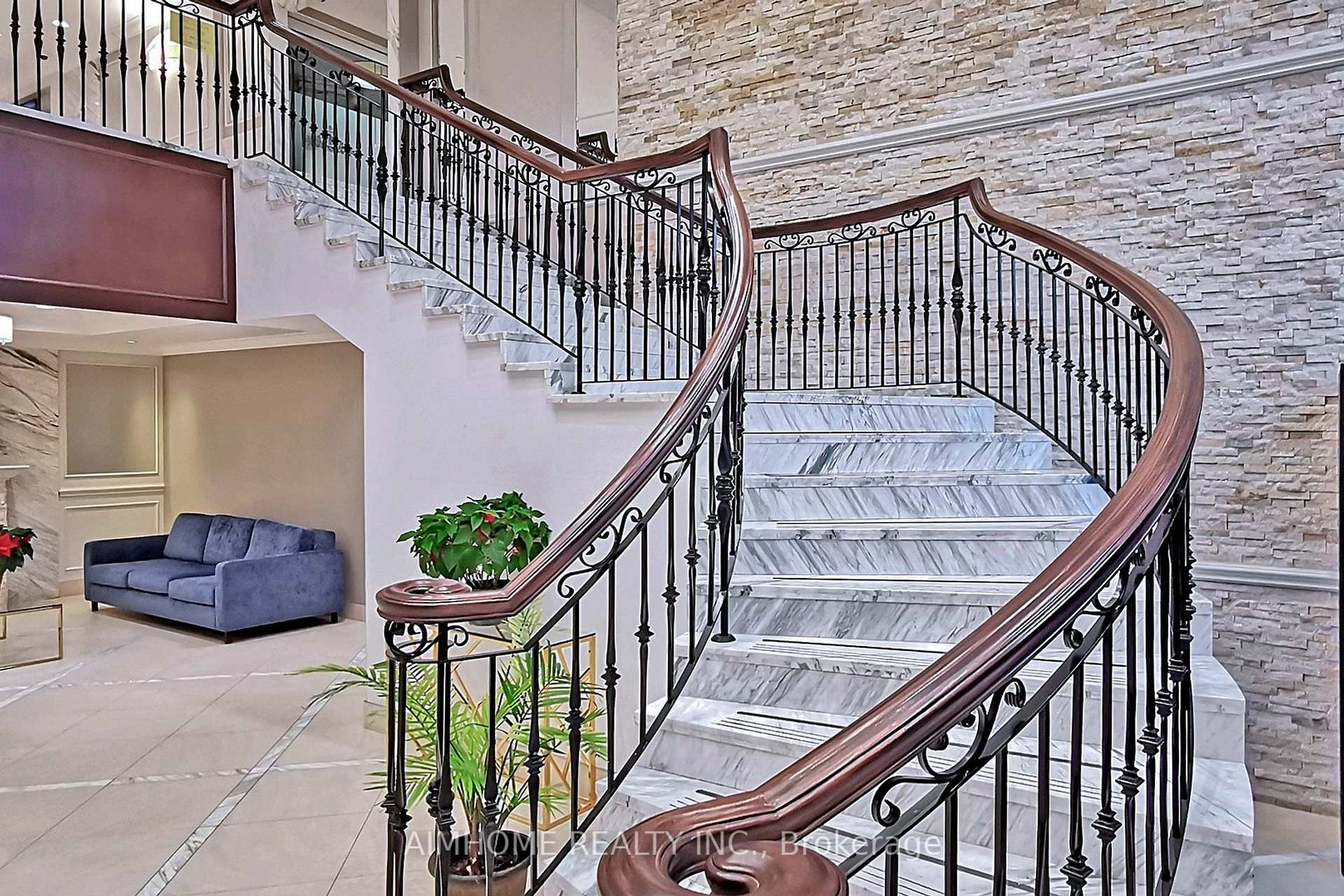 Photo 8 of Unit 807, 38 Cedarland Drive, Markham, Unionville — HOMEH