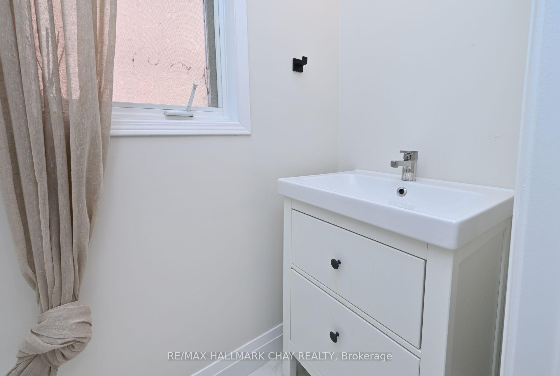Photo 17 of 176 Green Briar Road, New Tecumseth, Alliston — HOMEH