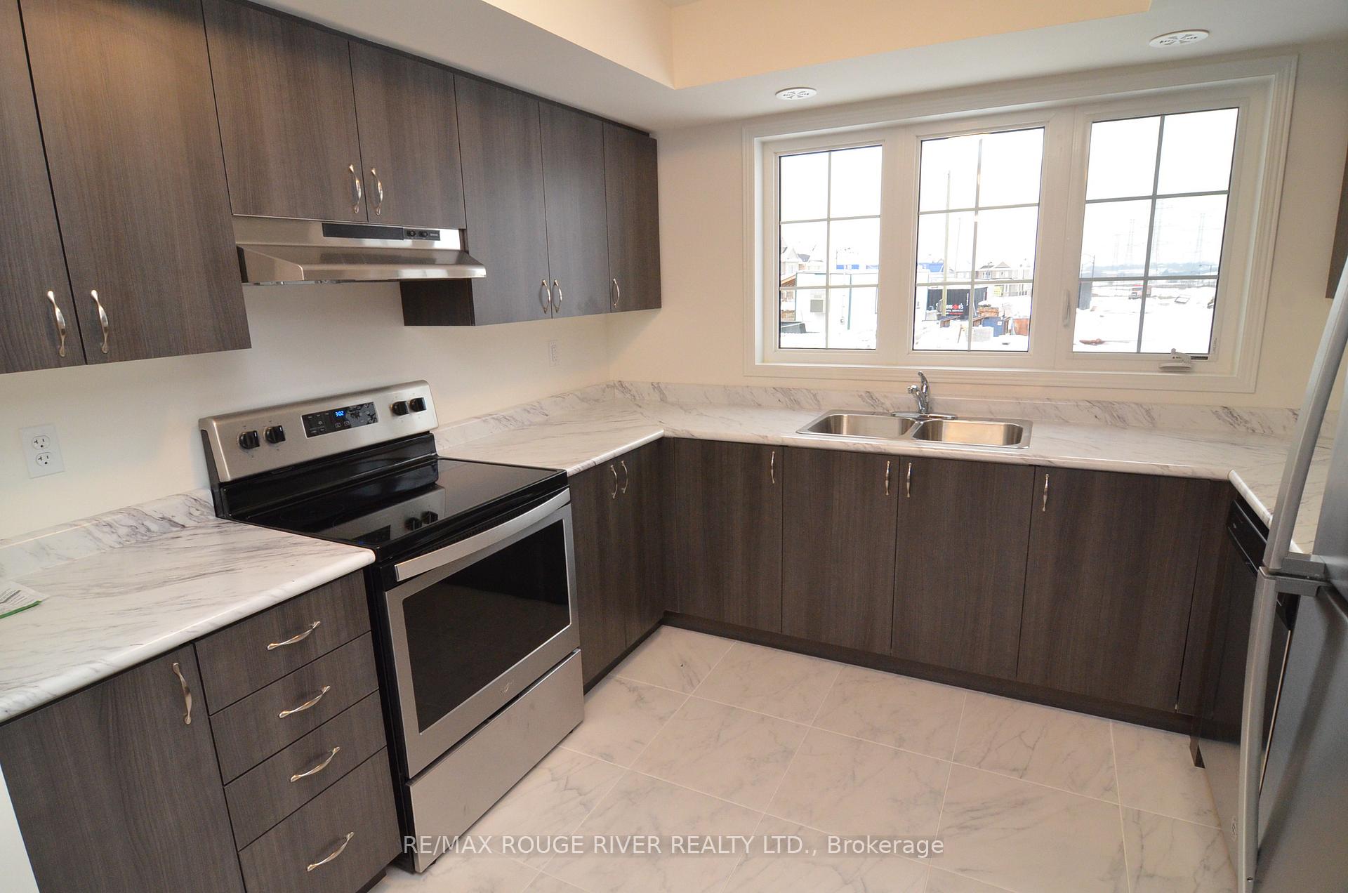 Photo 3 of 2755 Deputy Minister Path, Oshawa, Windfields — HOMEH