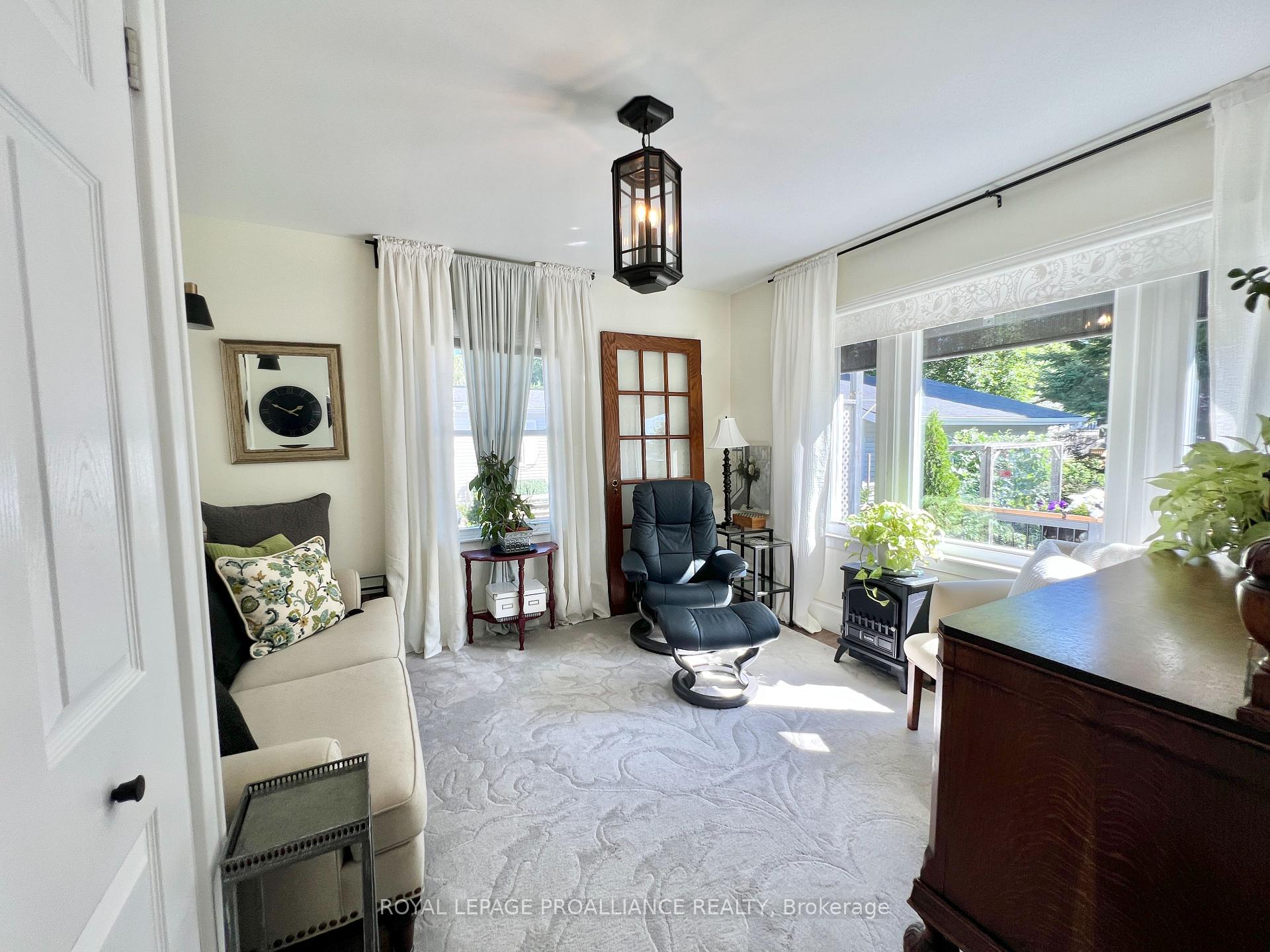 Photo 4 of 173 Foster Avenue, Belleville, Belleville Ward — HOMEH