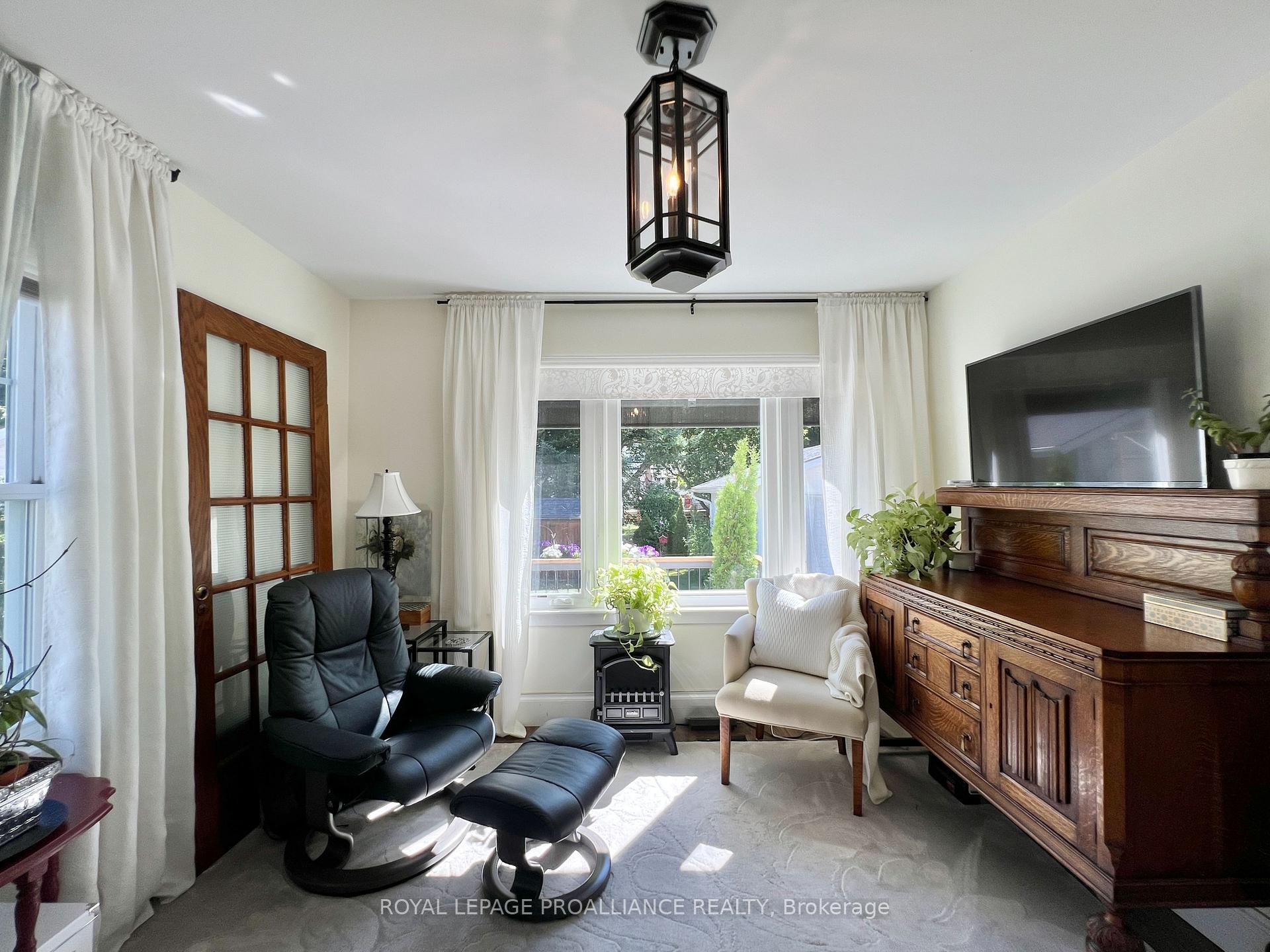 Photo 7 of 173 Foster Avenue, Belleville, Belleville Ward — HOMEH