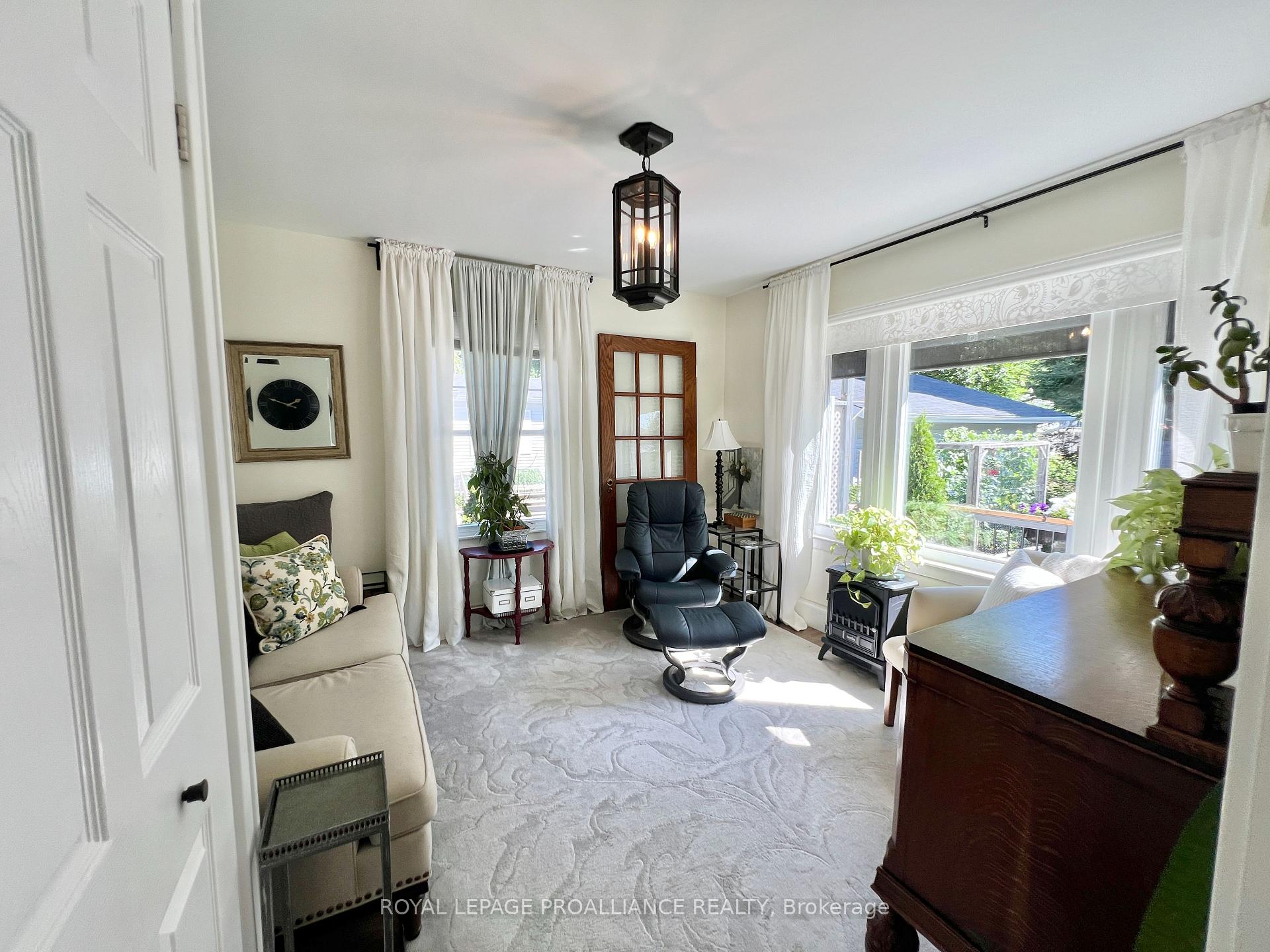 Photo 6 of 173 Foster Avenue, Belleville, Belleville Ward — HOMEH