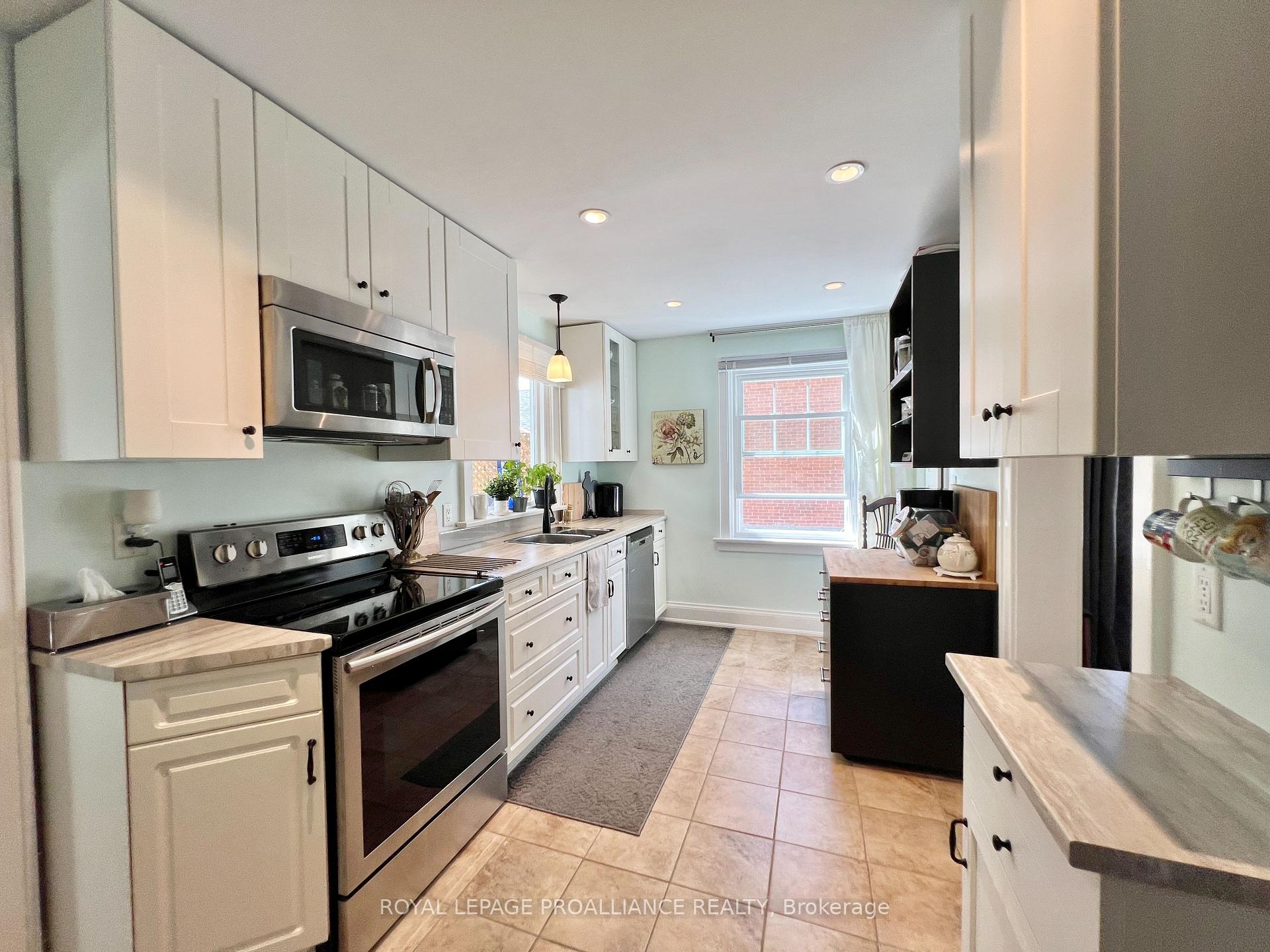 Photo 9 of 173 Foster Avenue, Belleville, Belleville Ward — HOMEH