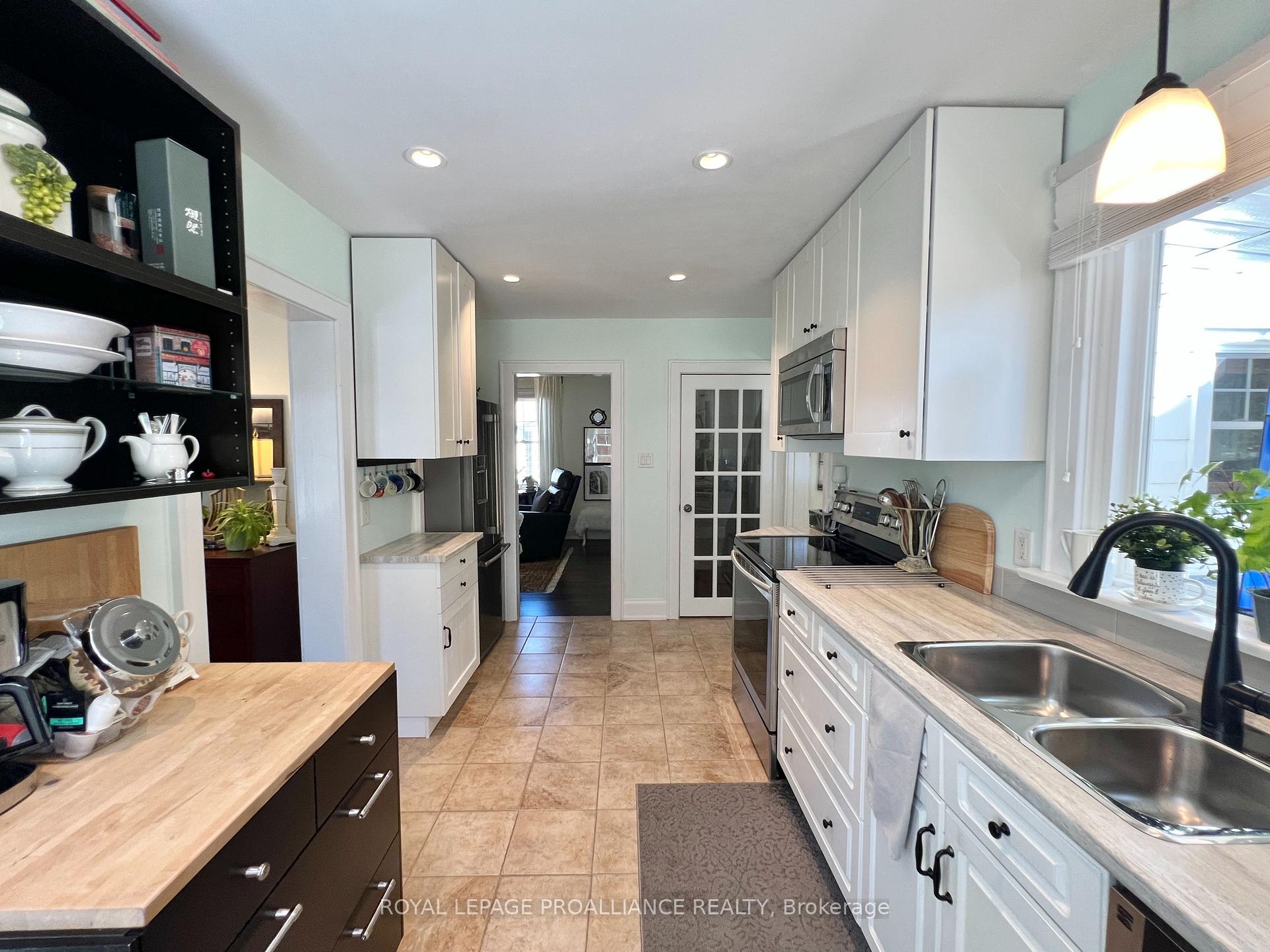 Photo 13 of 173 Foster Avenue, Belleville, Belleville Ward — HOMEH